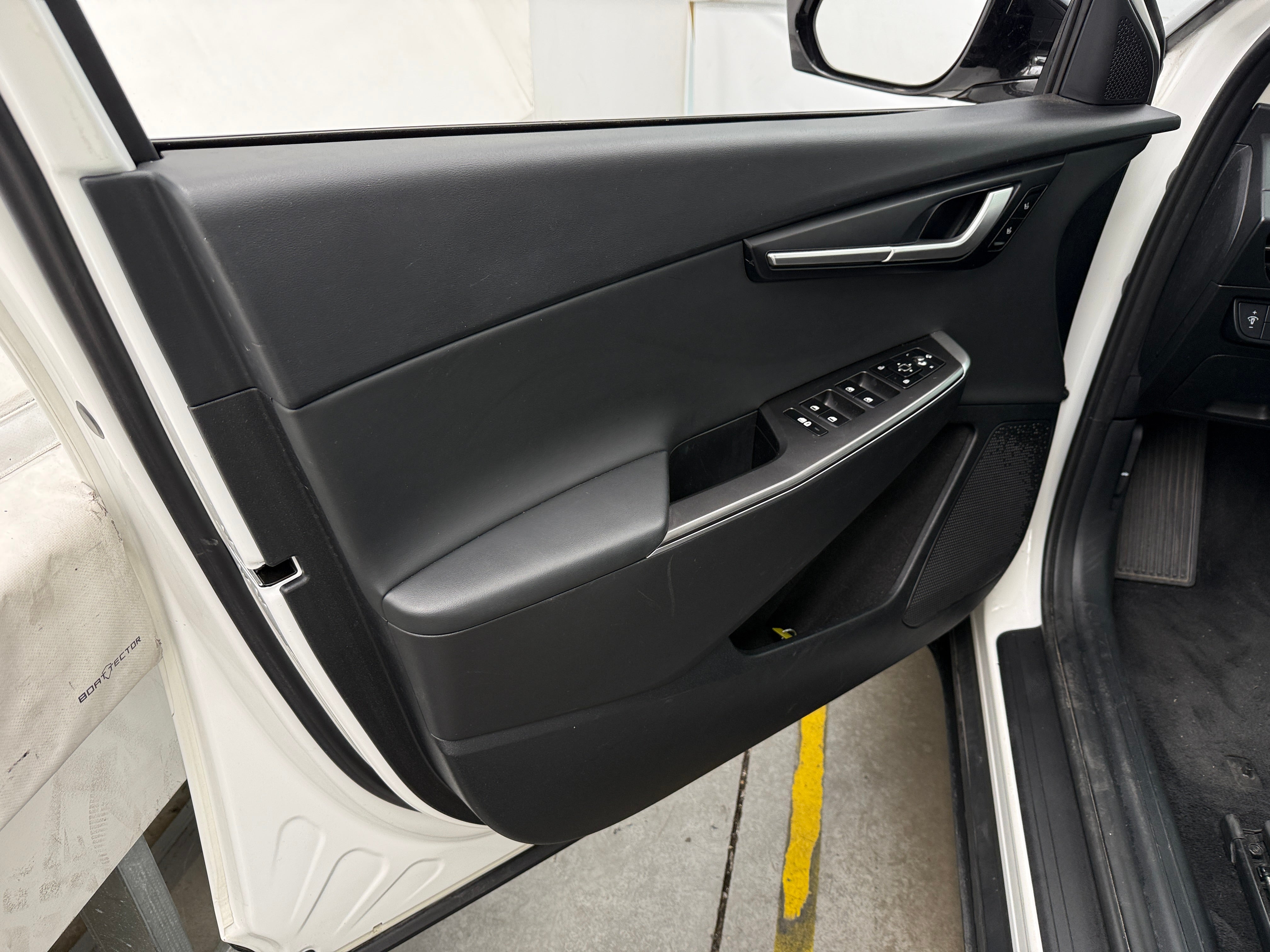 Used 2024 Kia EV6 Light L/R with VIN KNDC3DLC7R5615436 for sale in Oak Creek, WI