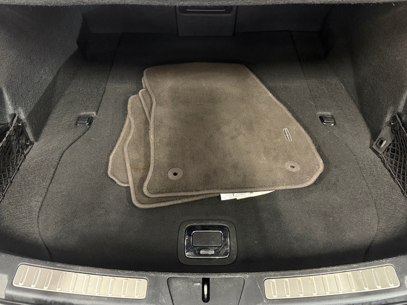 Thumbnail: 2017 Lincoln Continental - 6