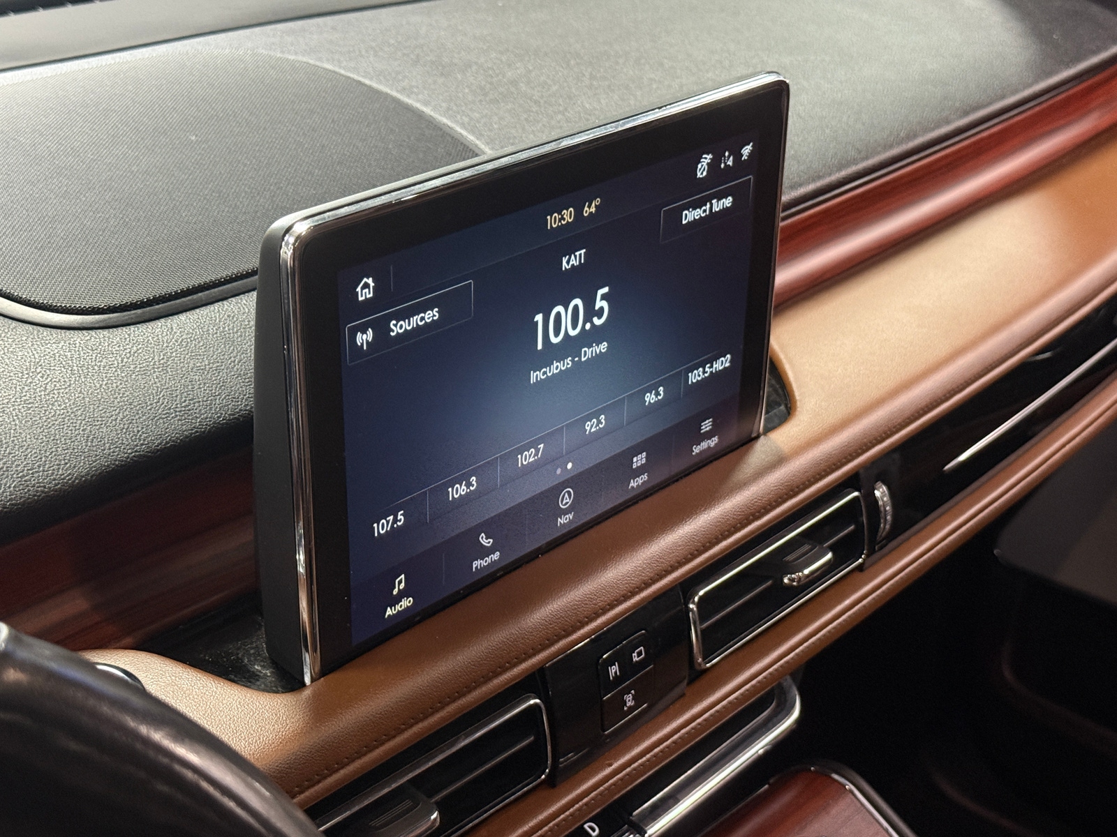 Thumbnail: 2023 Lincoln Aviator - 3