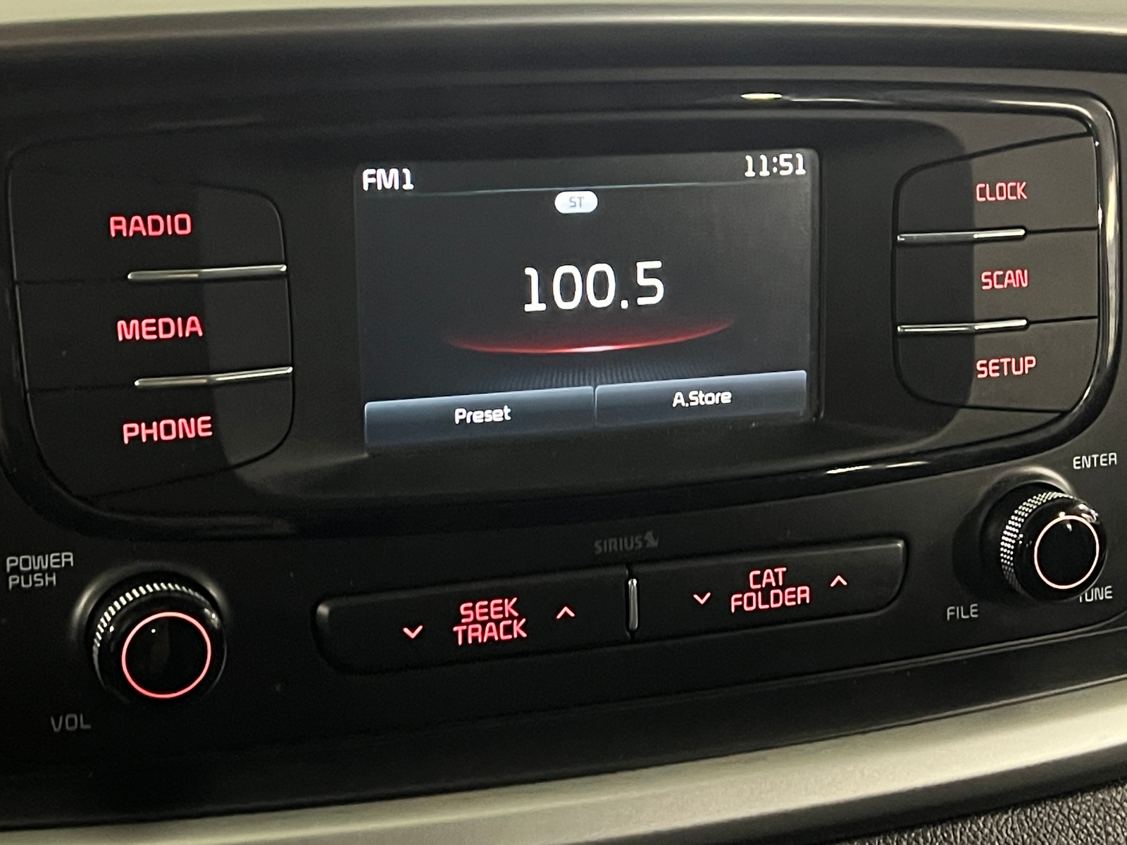 Thumbnail: 2017 Kia Sorento - 4