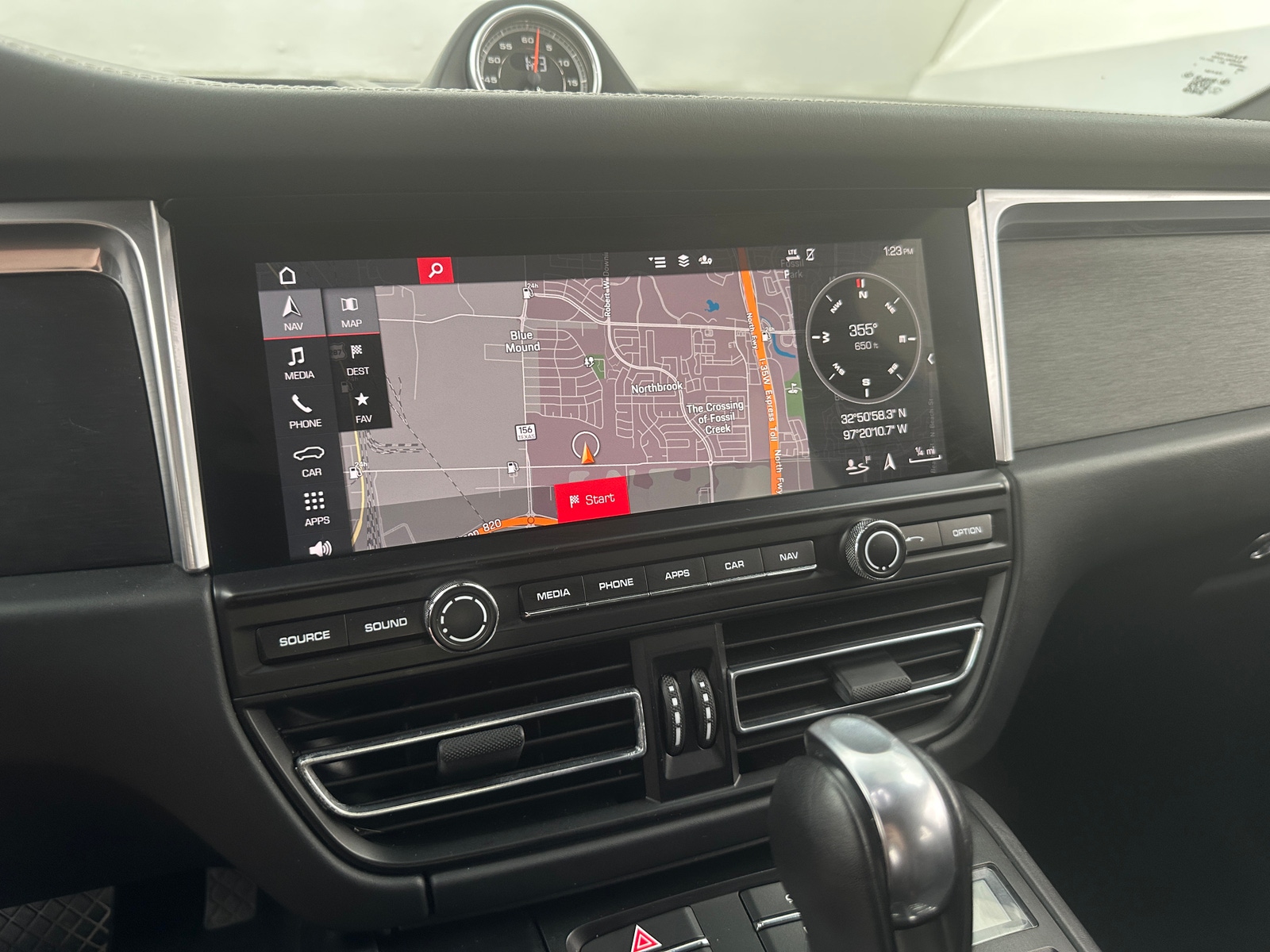 Thumbnail: 2021 Porsche Macan - 3