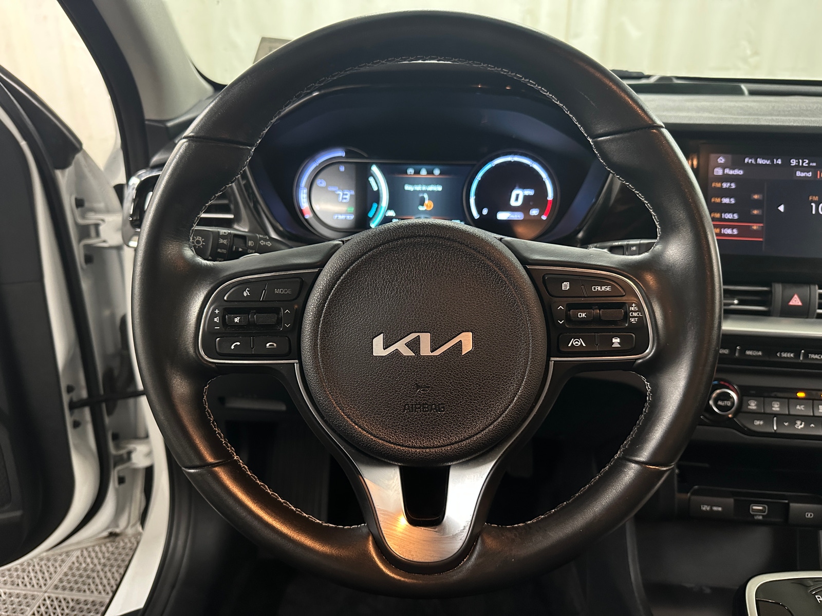 Thumbnail: 2022 Kia Niro - 5