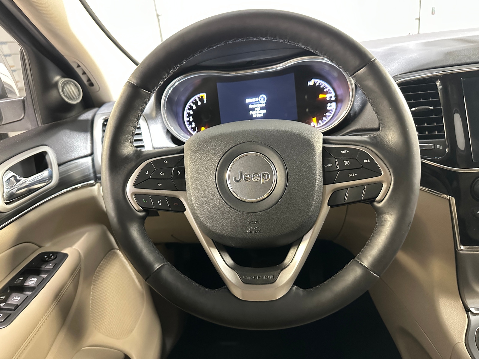 Thumbnail: 2020 Jeep Grand Cherokee - 4