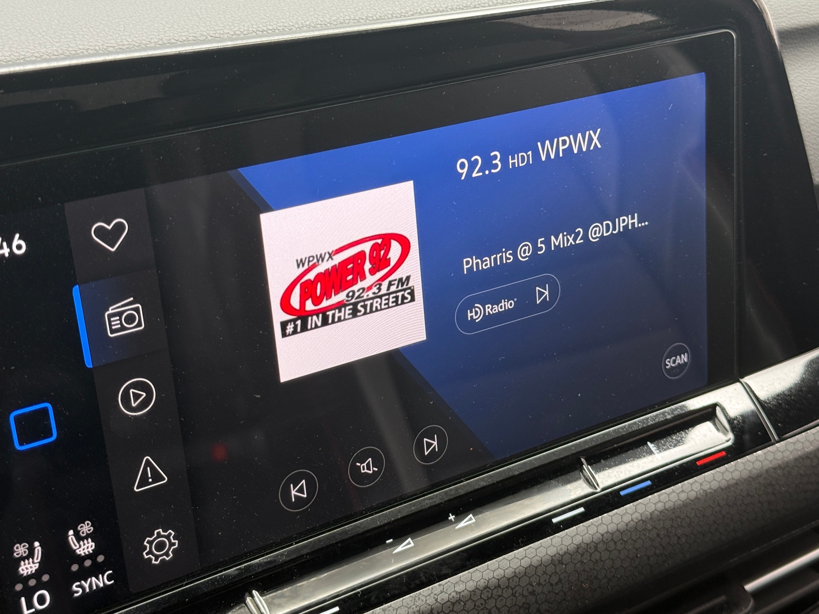 Thumbnail: 2022 Volkswagen Golf - 3