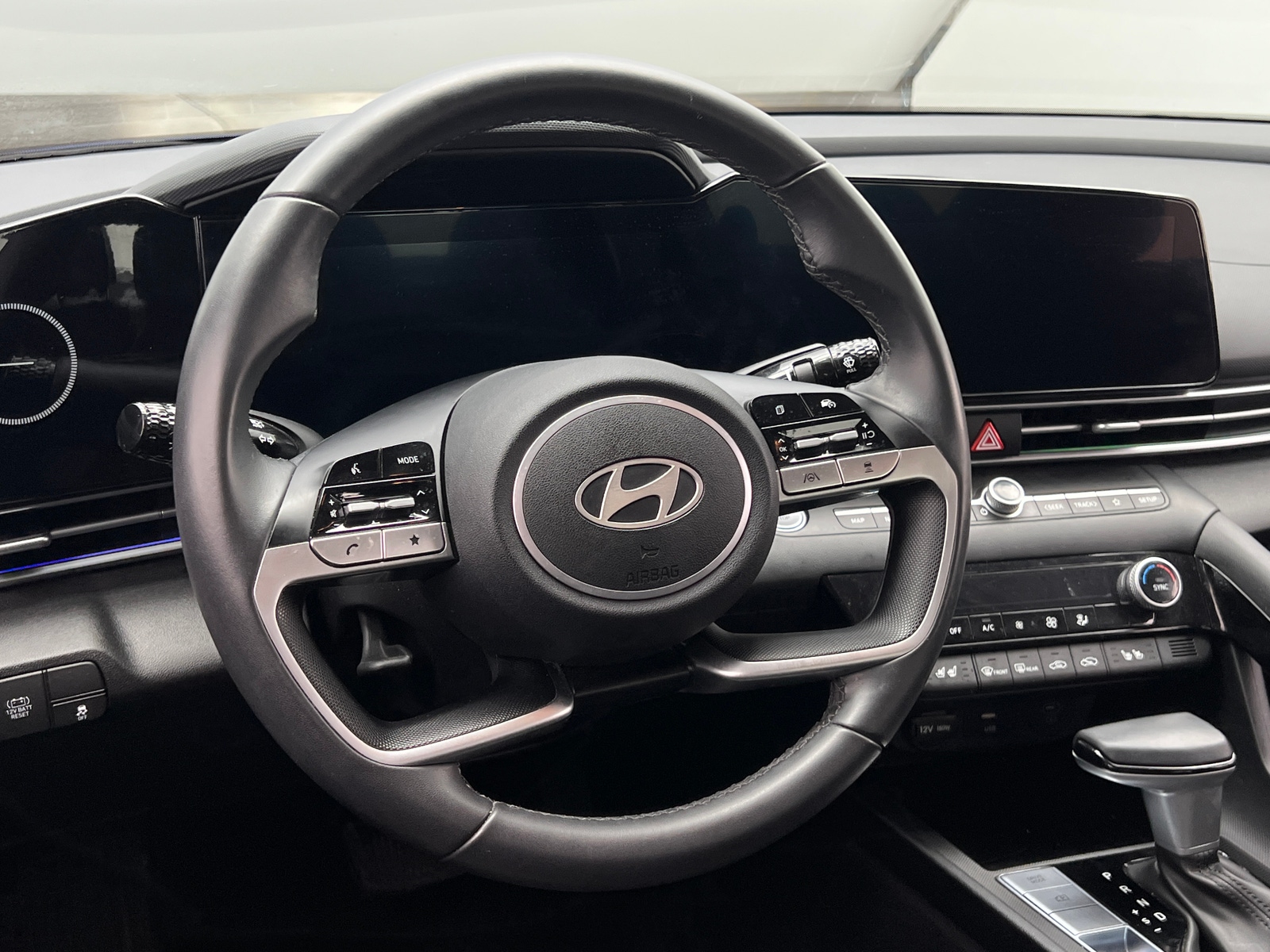 Thumbnail: 2025 Hyundai Elantra - 4