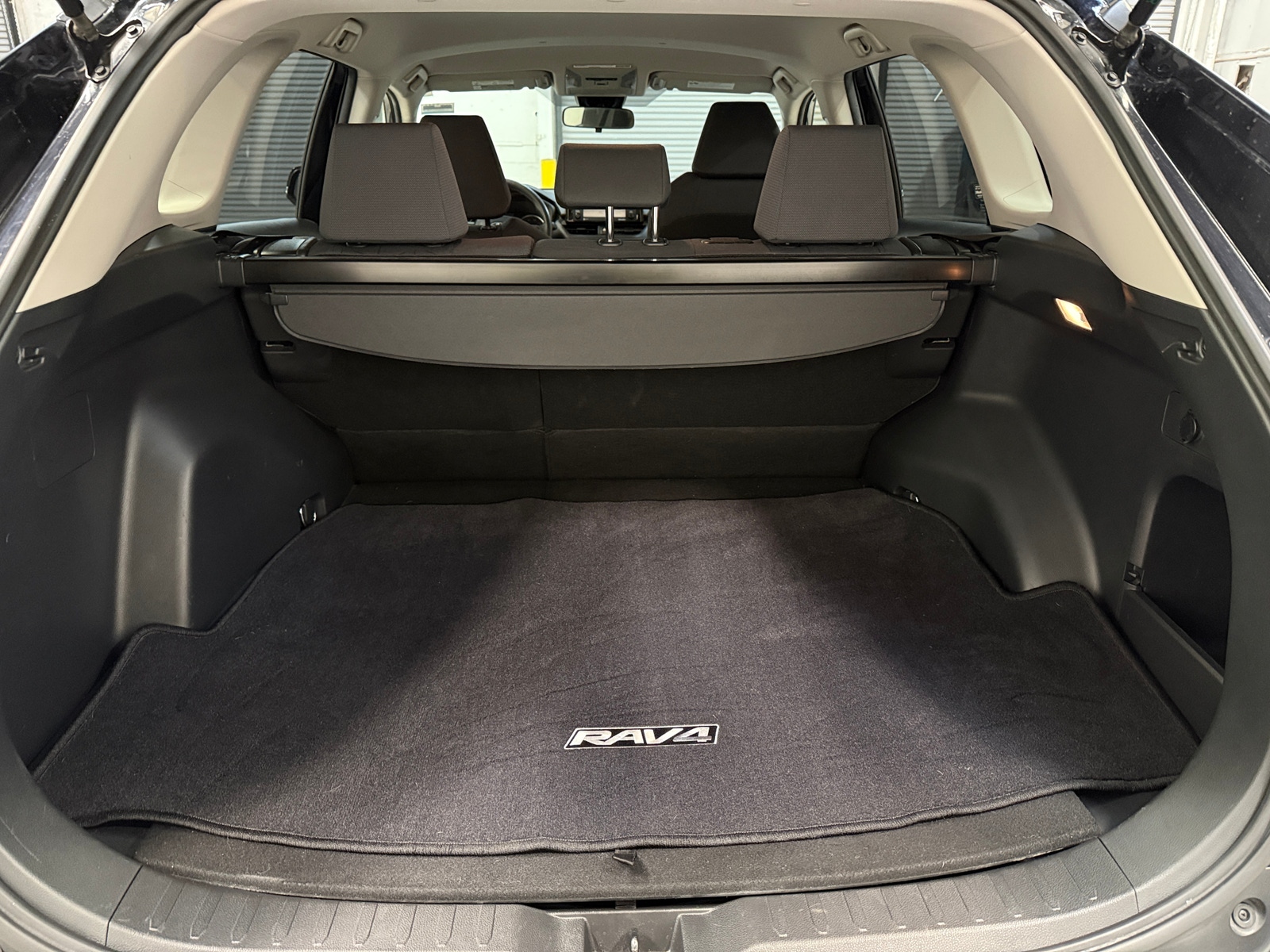 Thumbnail: 2020 Toyota RAV4 - 7