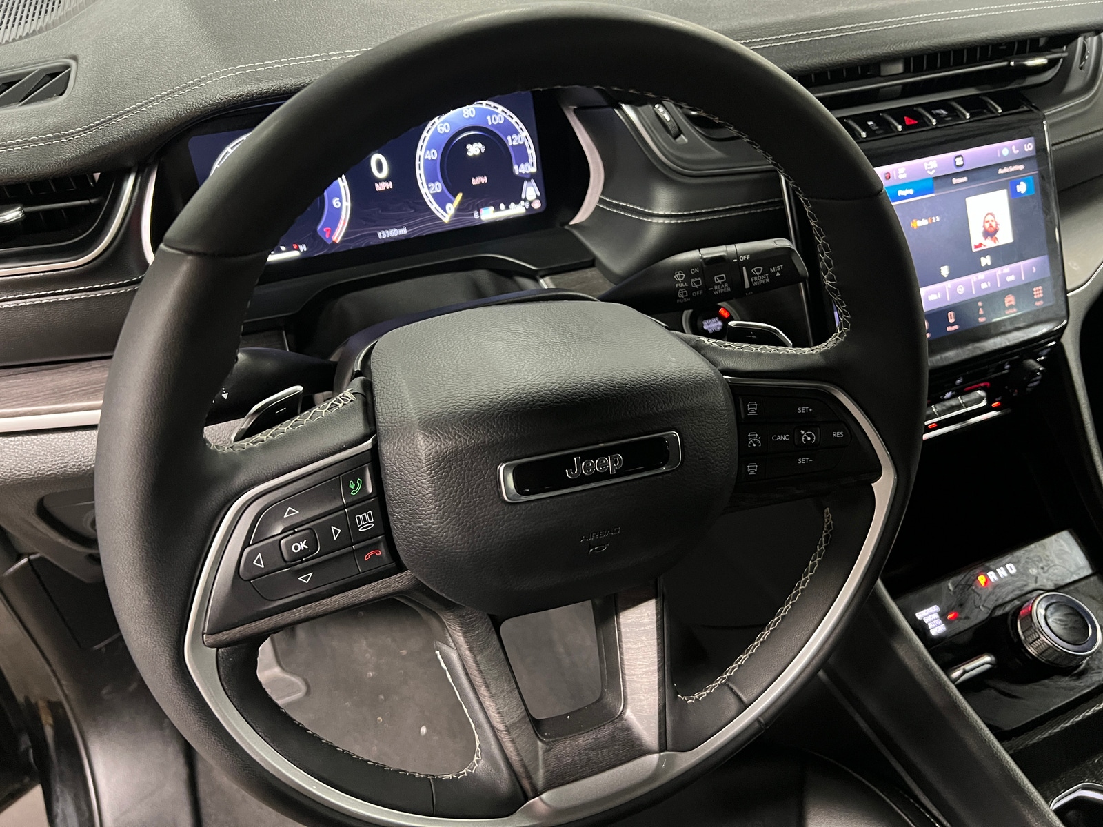 Thumbnail: 2024 Jeep Grand Cherokee L - 4