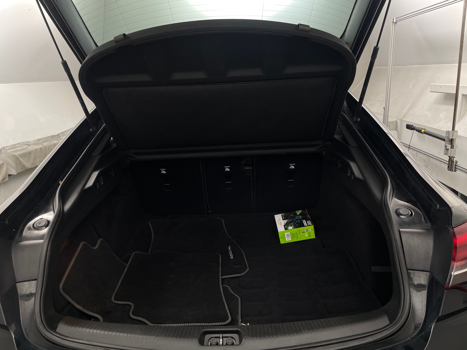 Thumbnail: 2019 Buick Regal - 6