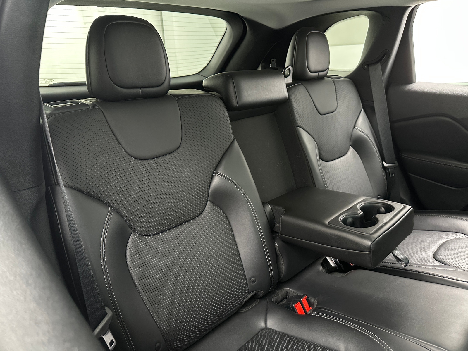 Thumbnail: 2019 Jeep Cherokee - 5