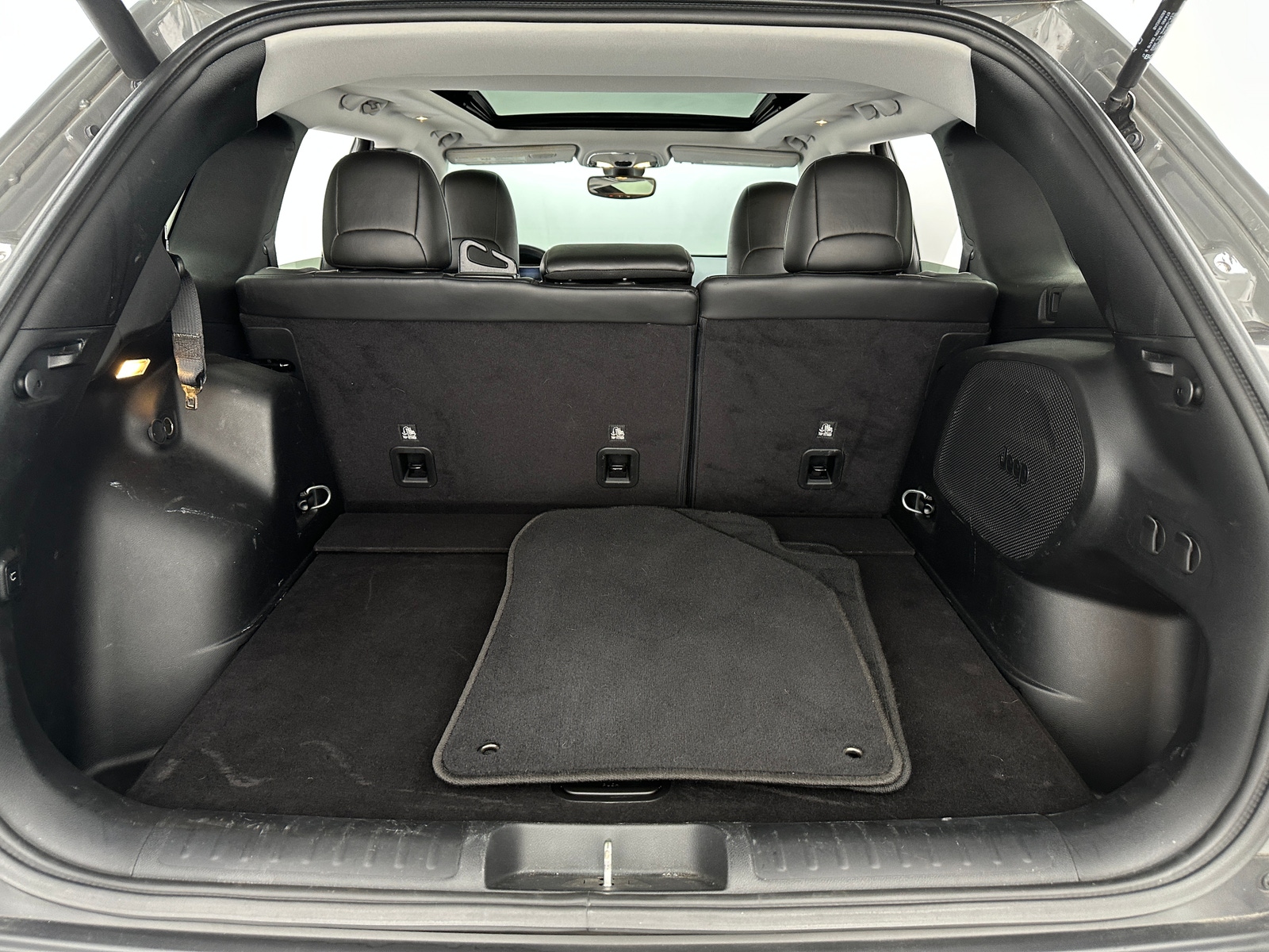 Thumbnail: 2019 Jeep Cherokee - 6