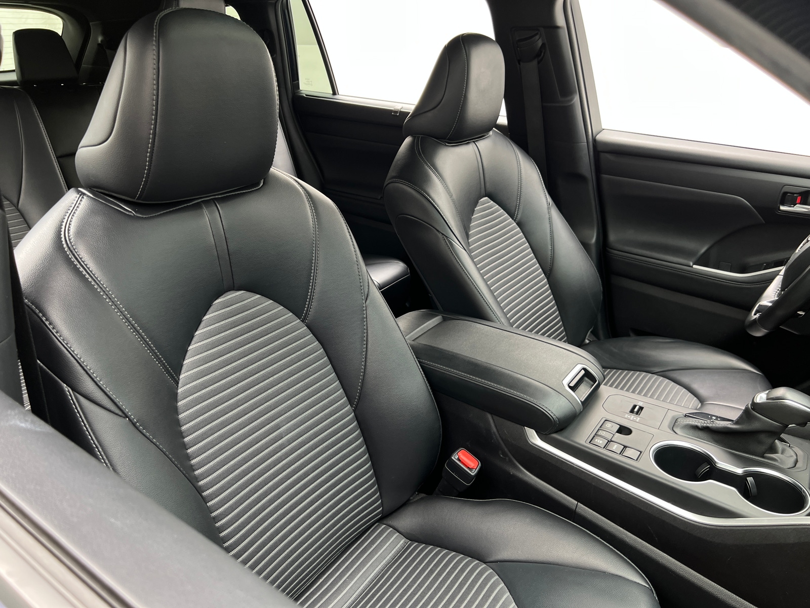 Thumbnail: 2024 Toyota Highlander - 2