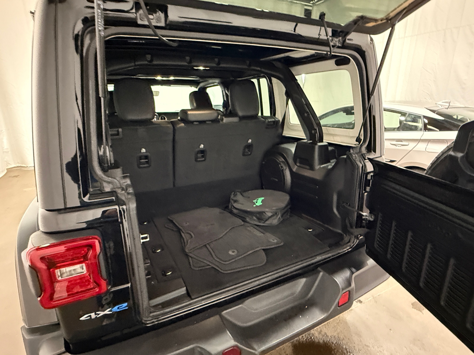 Thumbnail: 2023 Jeep Wrangler - 6