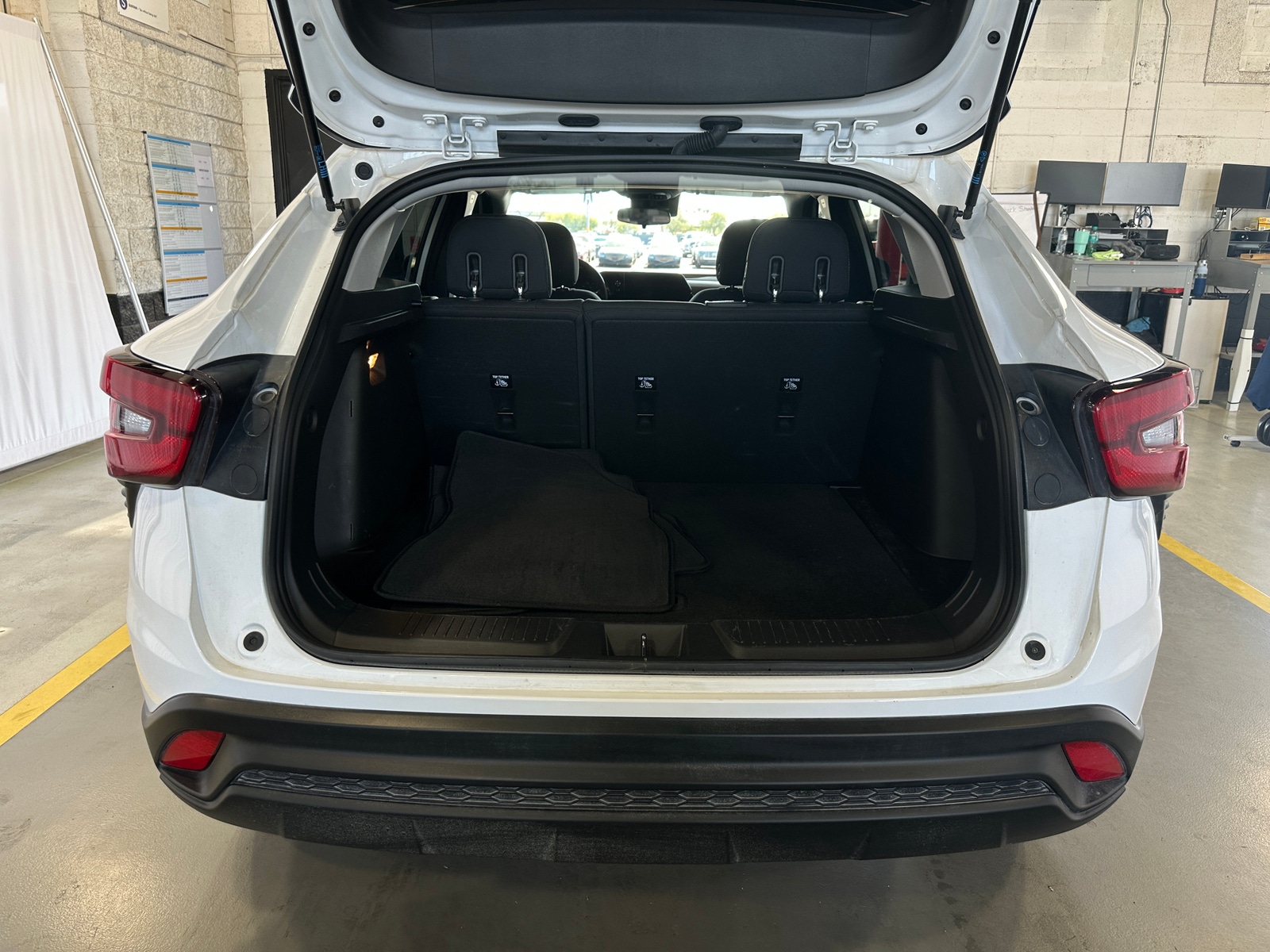 Thumbnail: 2024 Chevrolet Trax - 7