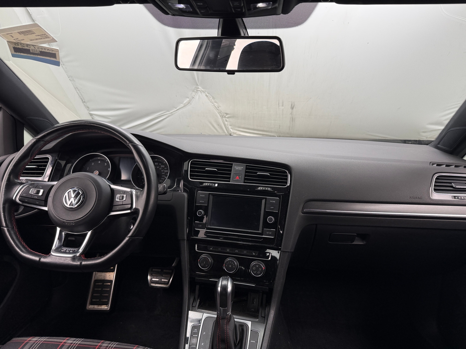 Thumbnail: 2018 Volkswagen Golf - 3