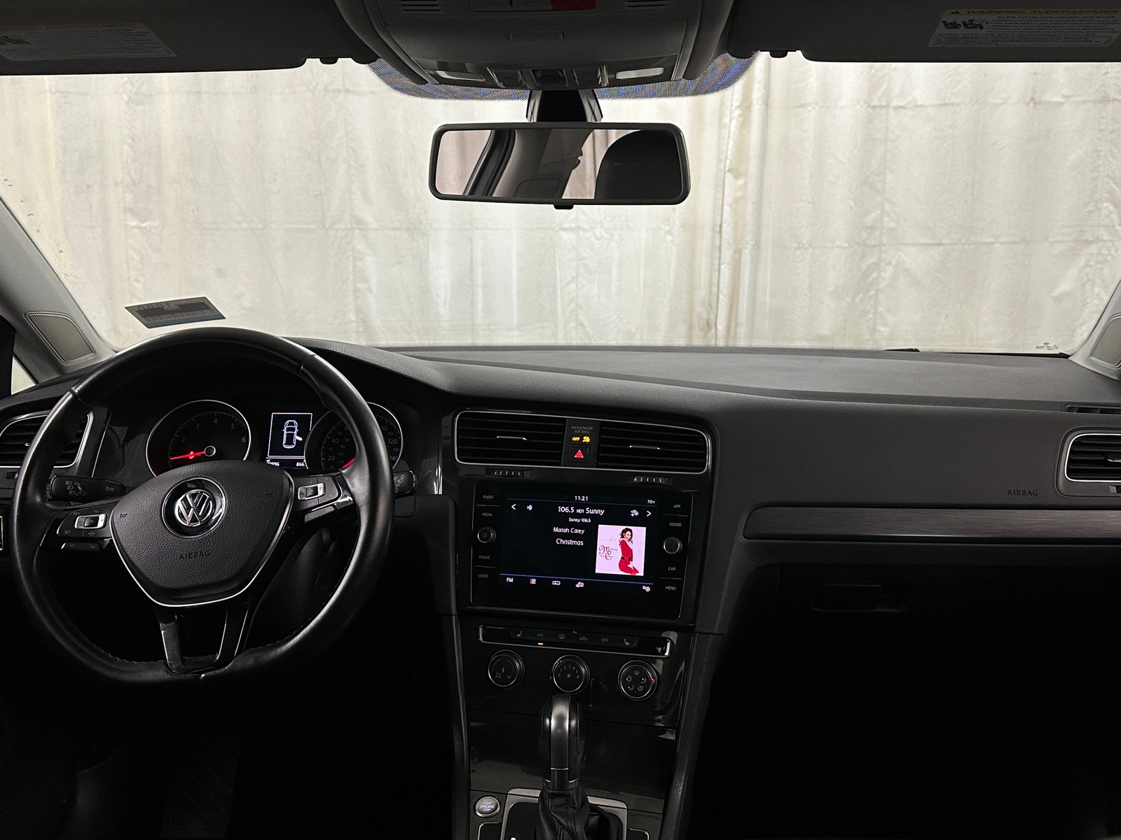 Thumbnail: 2019 Volkswagen Golf - 2