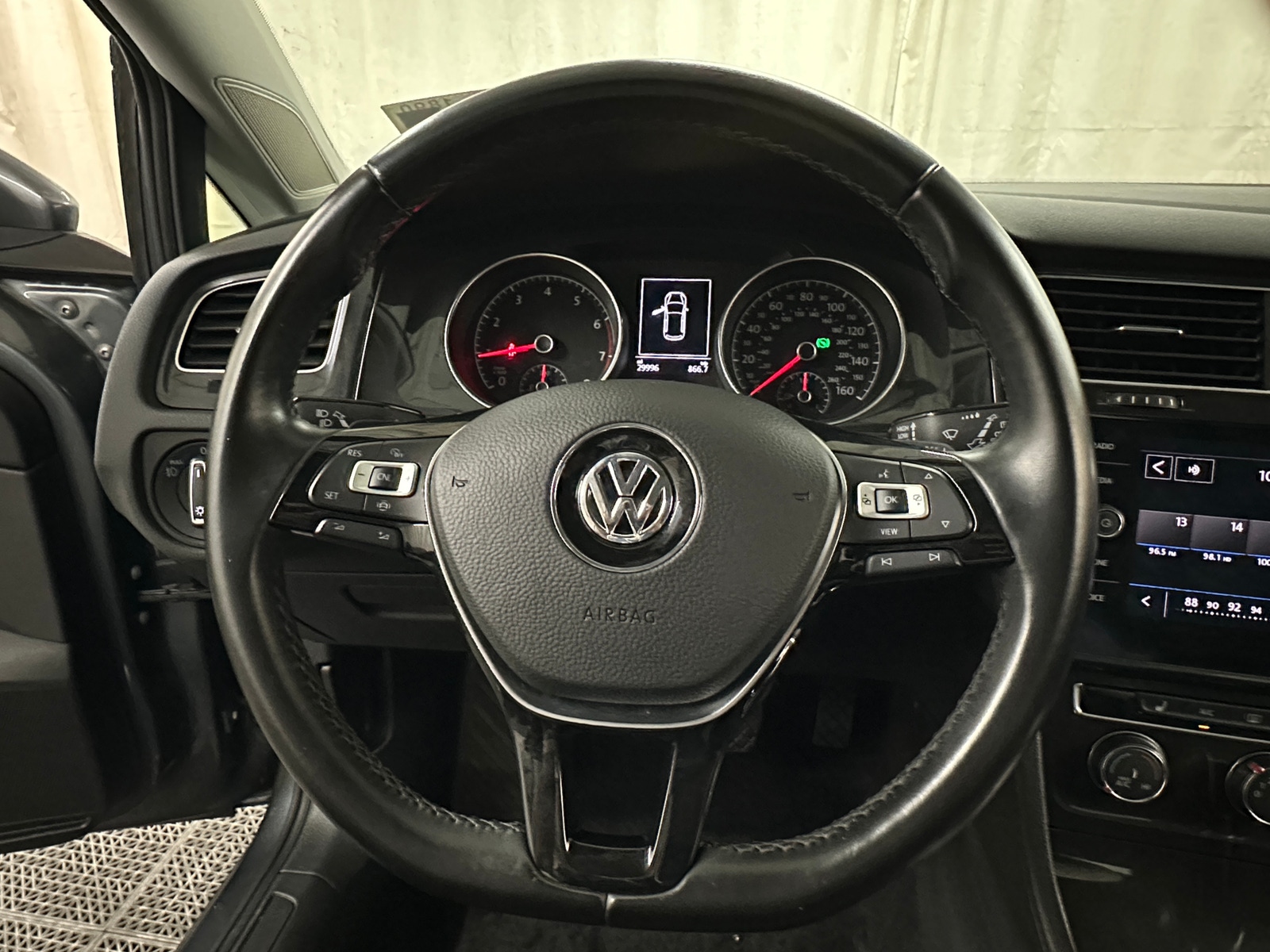Thumbnail: 2019 Volkswagen Golf - 4
