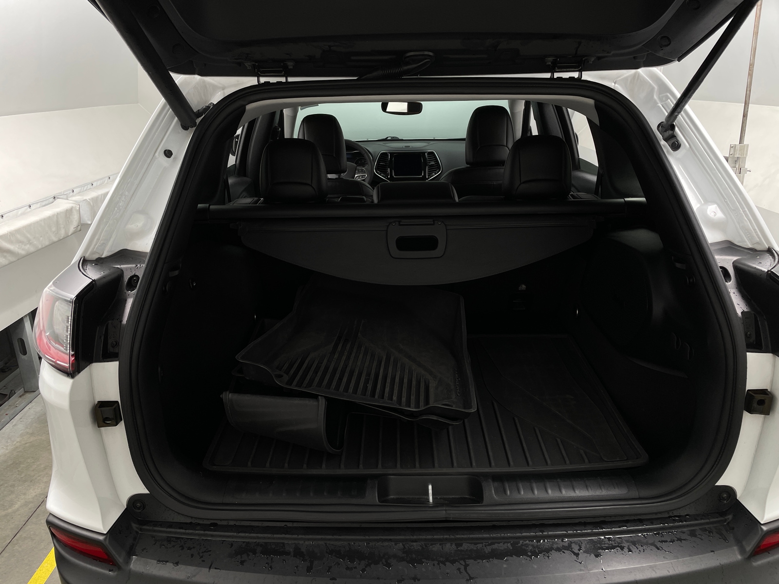 Thumbnail: 2022 Jeep Cherokee - 6