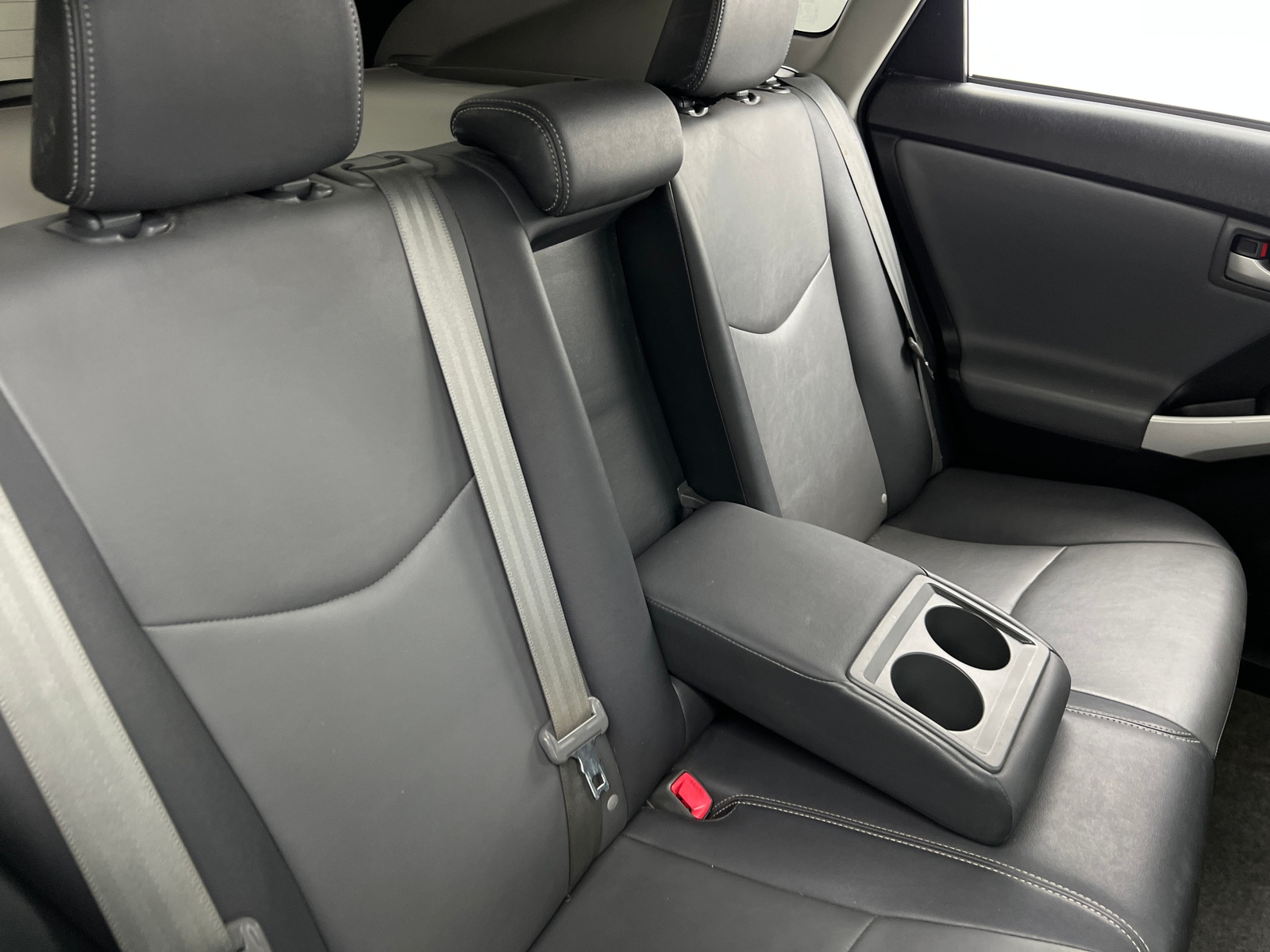 Thumbnail: 2012 Toyota Prius - 6