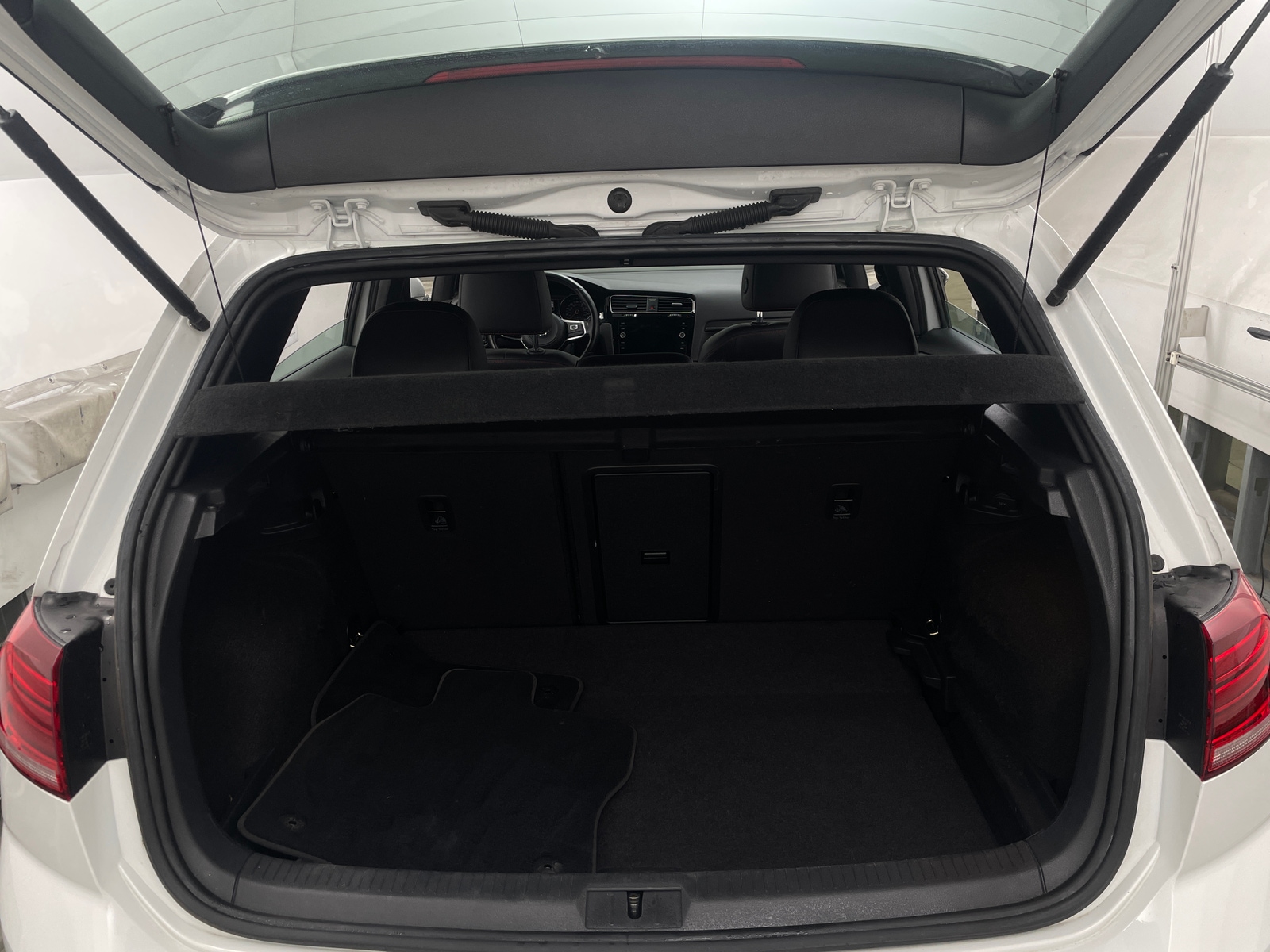 Thumbnail: 2018 Volkswagen Golf - 6