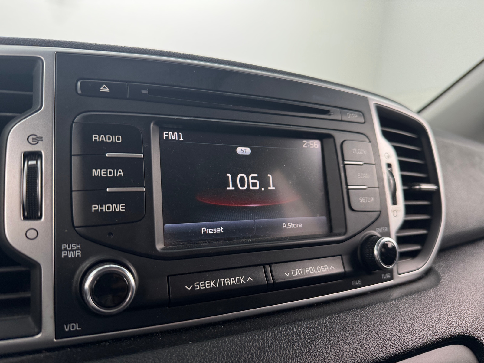 Thumbnail: 2018 Kia Sportage - 4