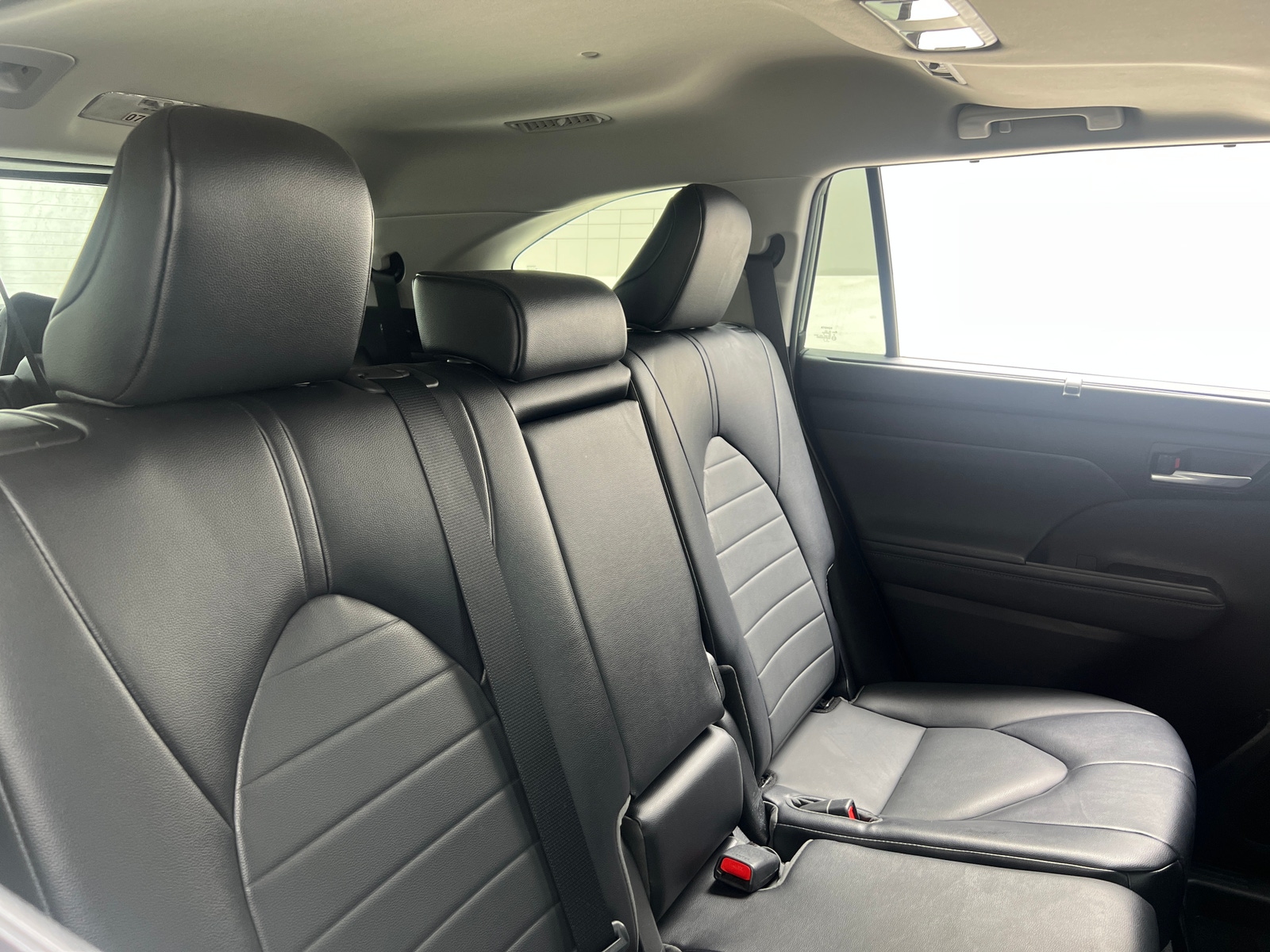 Thumbnail: 2022 Toyota Highlander - 5