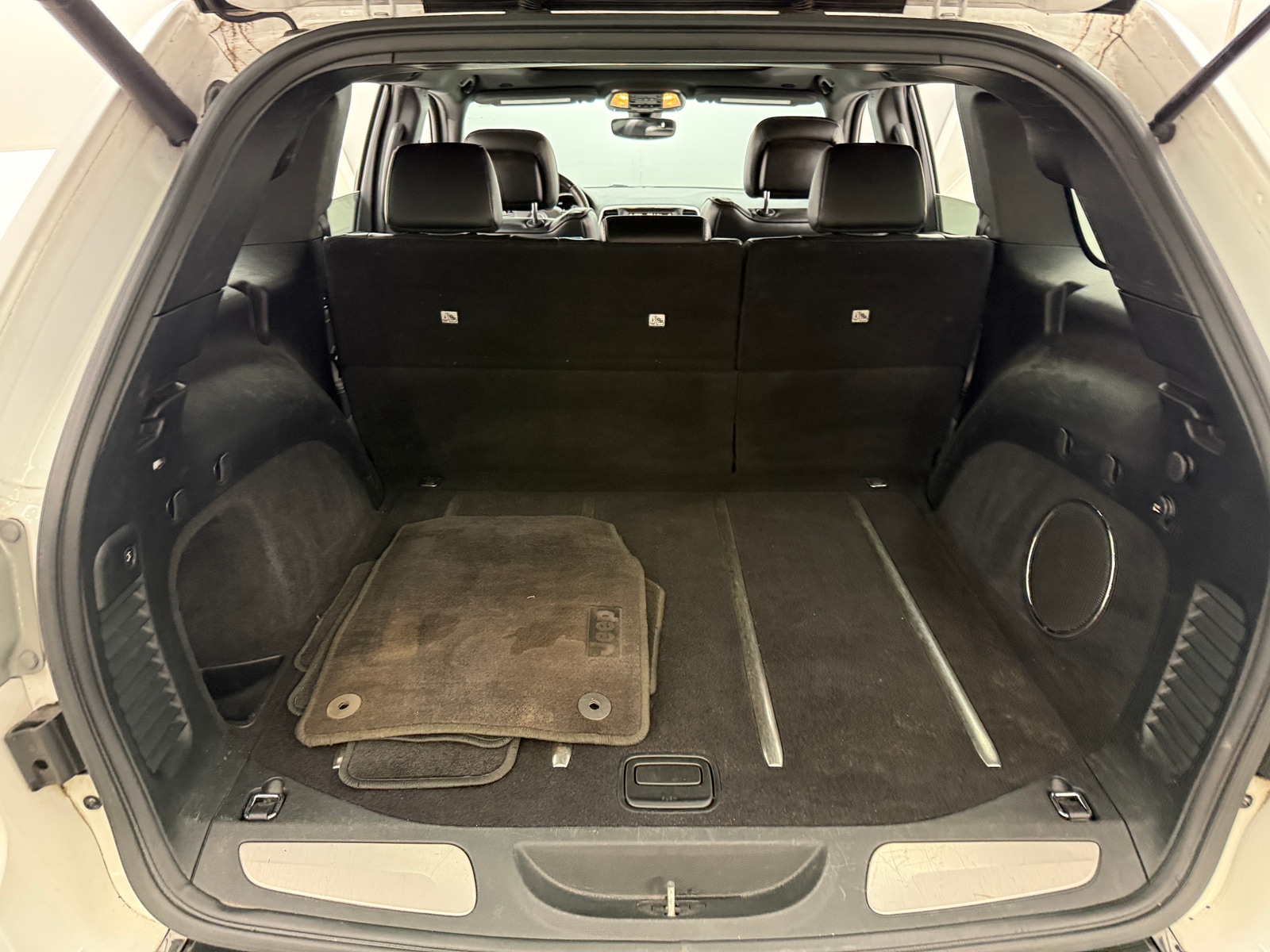 Thumbnail: 2017 Jeep Grand Cherokee - 6