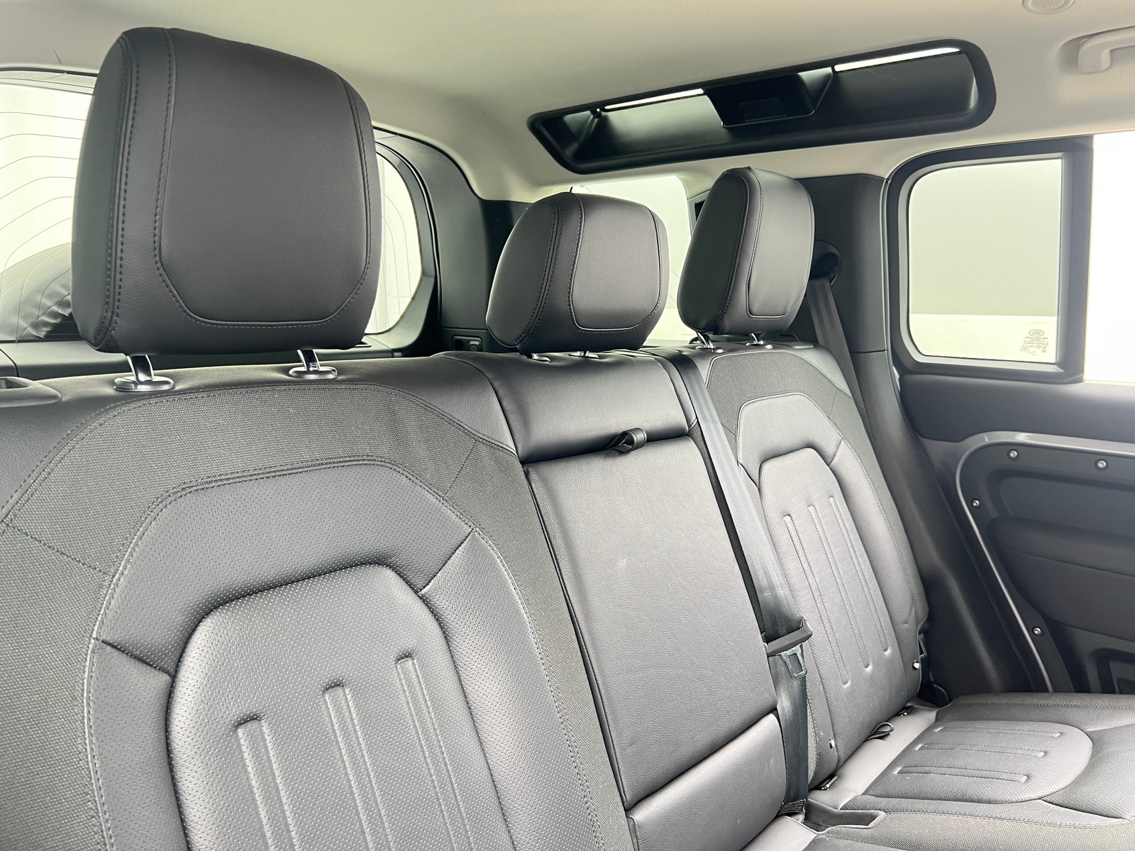 Thumbnail: 2020 Land Rover Defender - 5