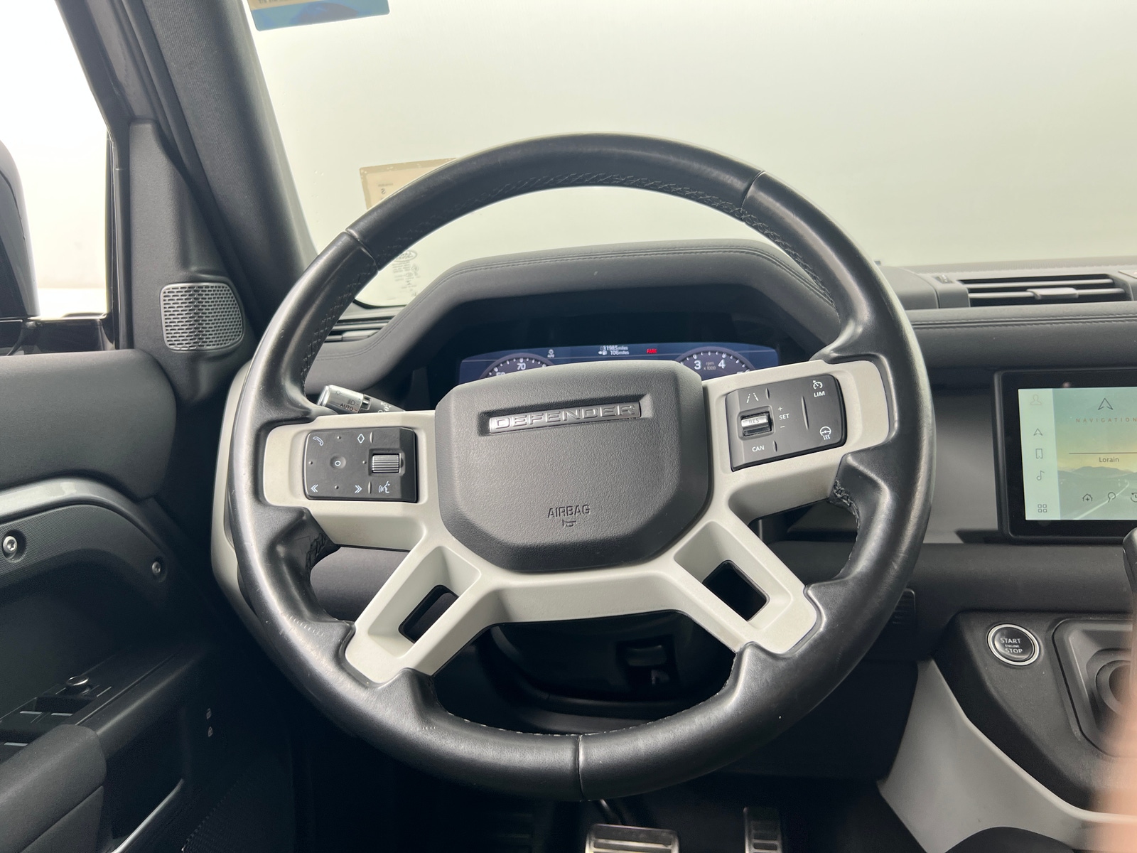 Thumbnail: 2020 Land Rover Defender - 4