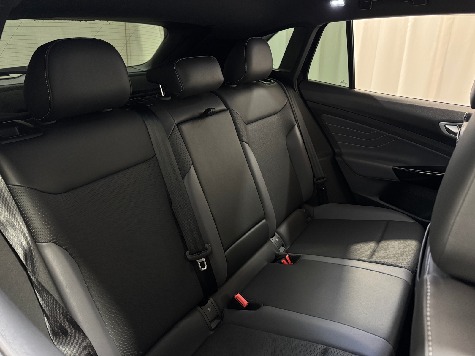 Thumbnail: 2023 Volkswagen ID.4 - 5