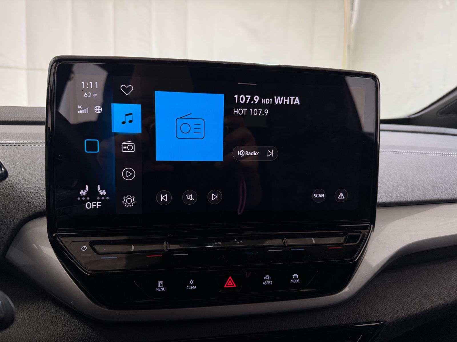 Thumbnail: 2023 Volkswagen ID.4 - 3