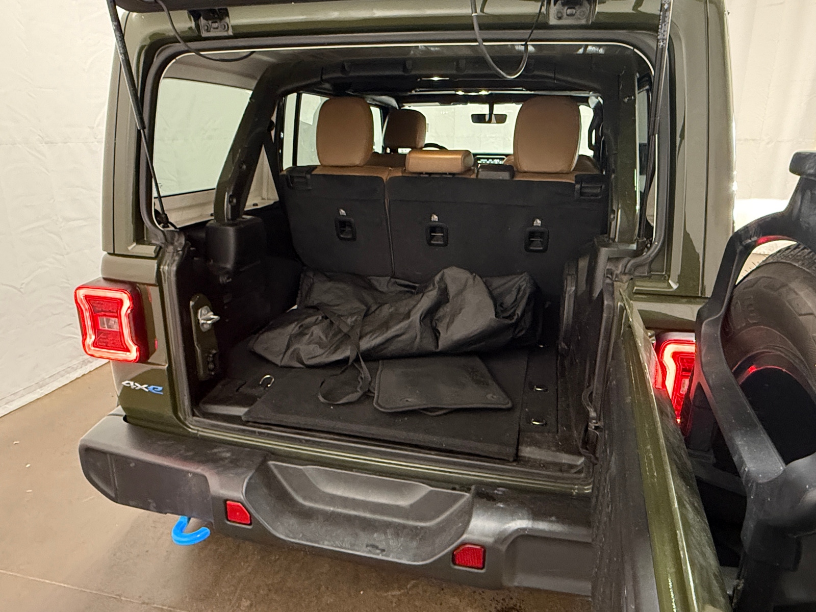 Thumbnail: 2022 Jeep Wrangler - 6