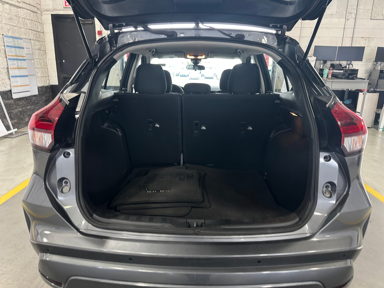 Thumbnail: 2023 Nissan Kicks - 7