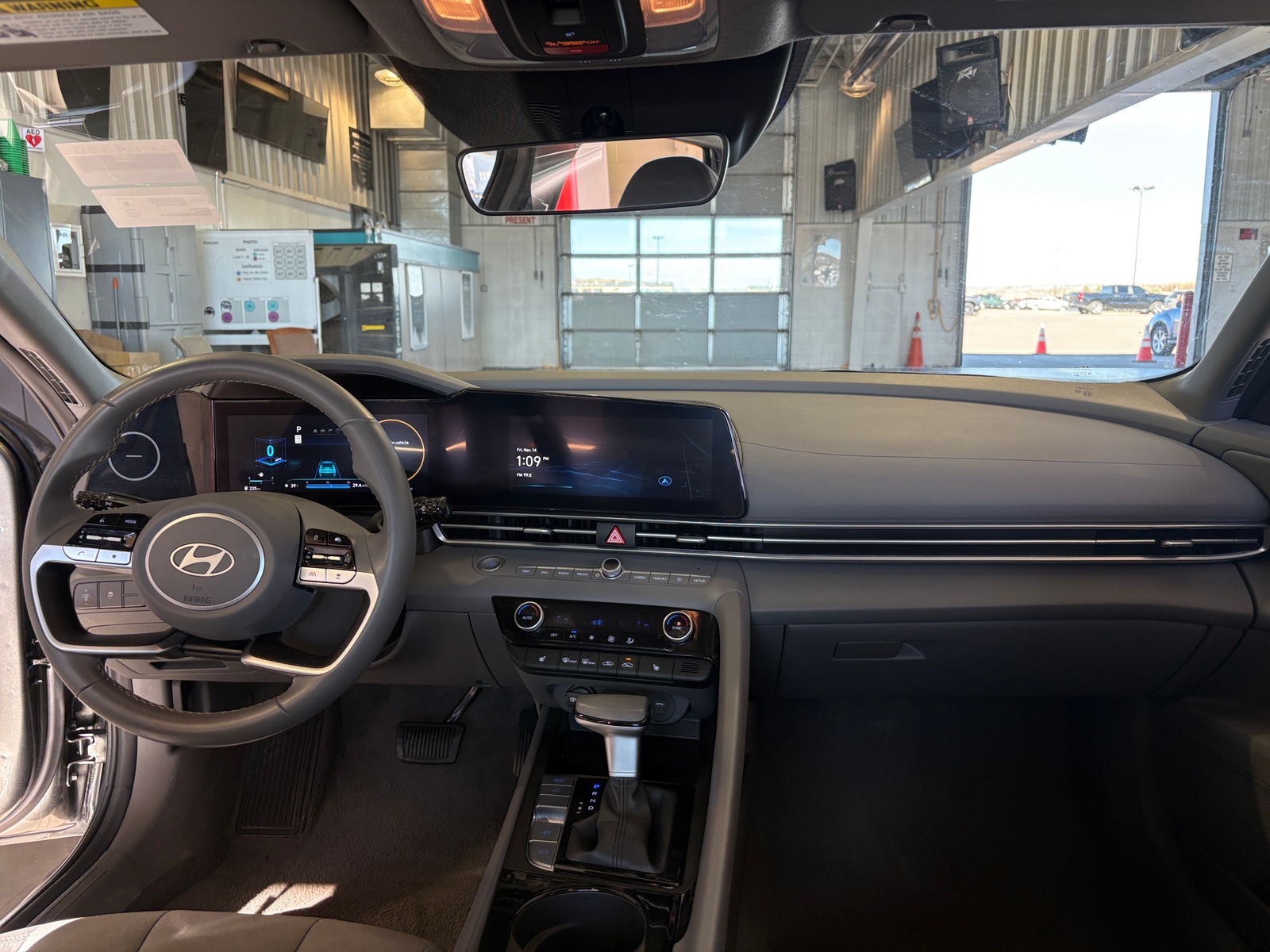 Thumbnail: 2025 Hyundai Elantra - 3