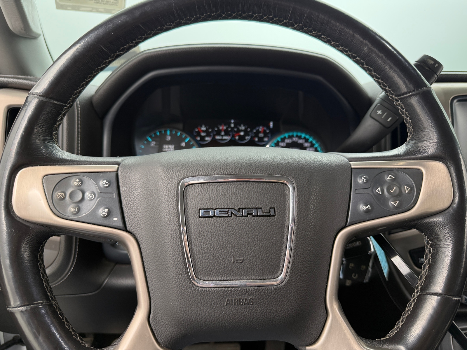 Thumbnail: 2018 GMC Sierra 2500 - 4