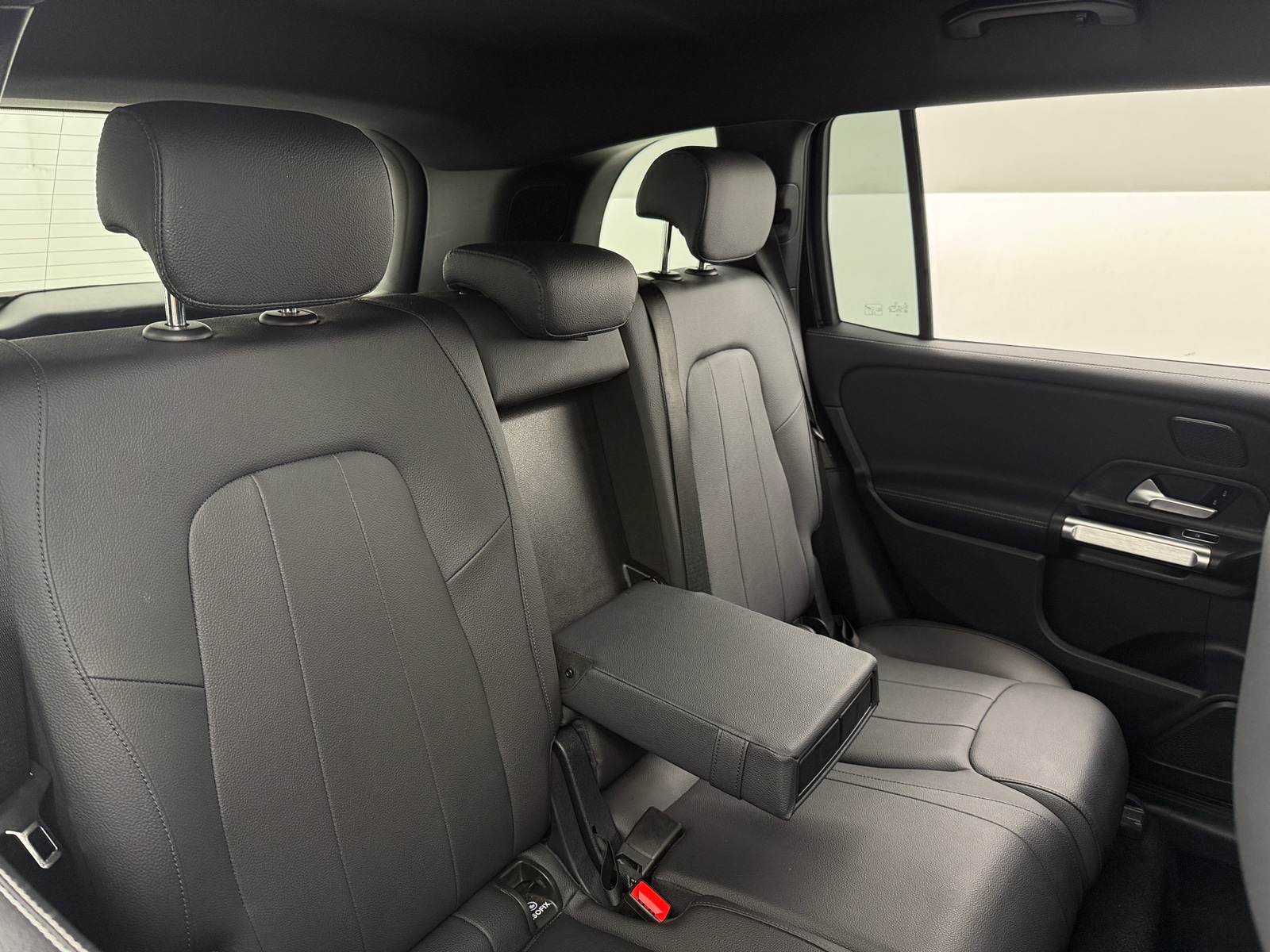 Thumbnail: 2025 Mercedes-Benz GLB - 5