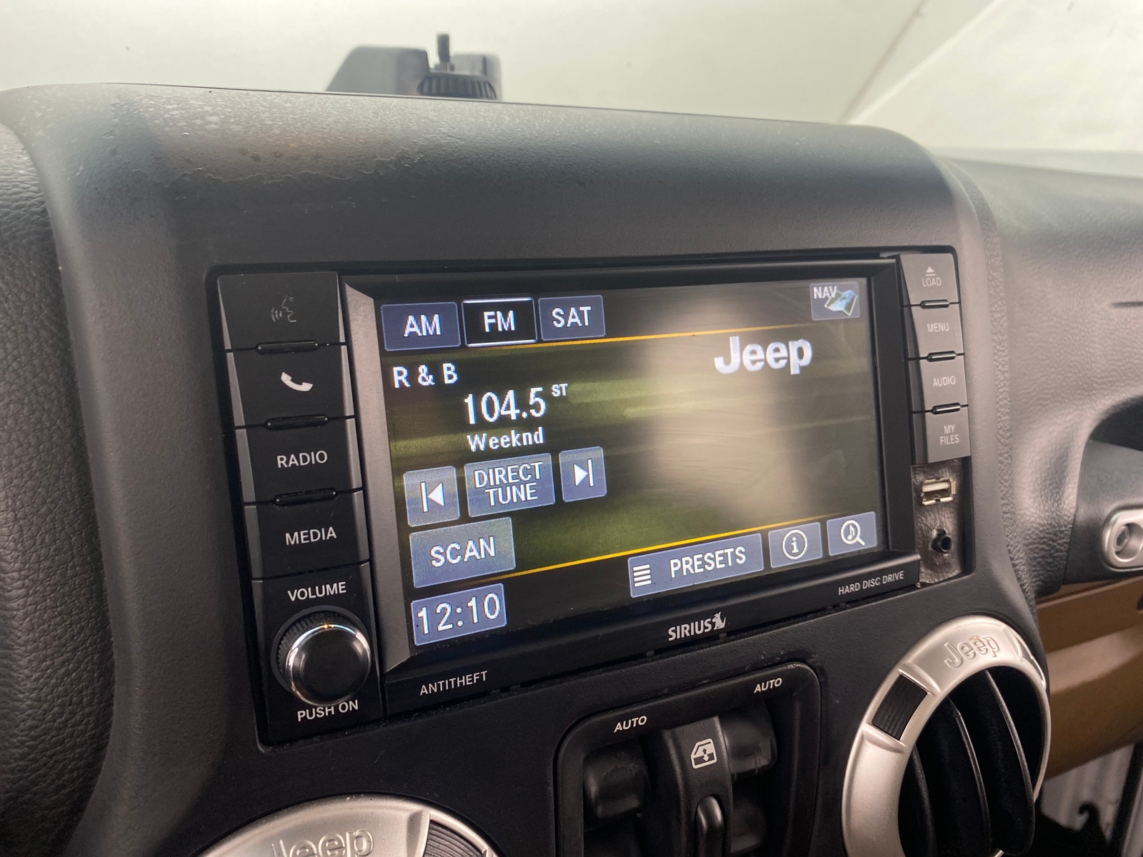 Thumbnail: 2018 Jeep Wrangler - 3