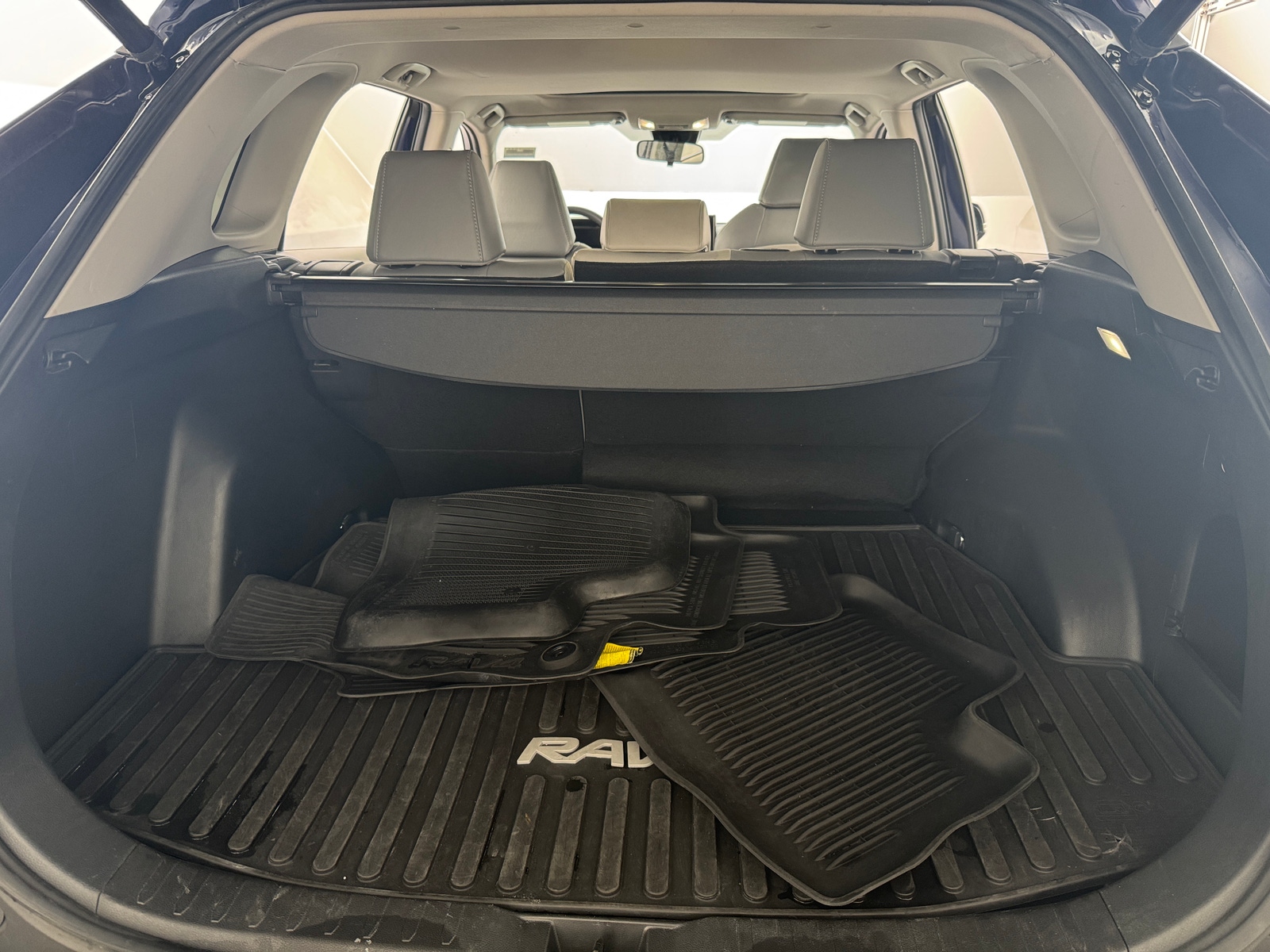 Thumbnail: 2022 Toyota RAV4 - 6