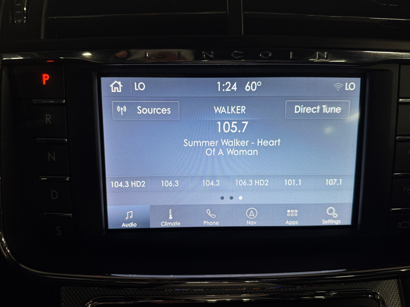 Thumbnail: 2020 Lincoln Continental - 3