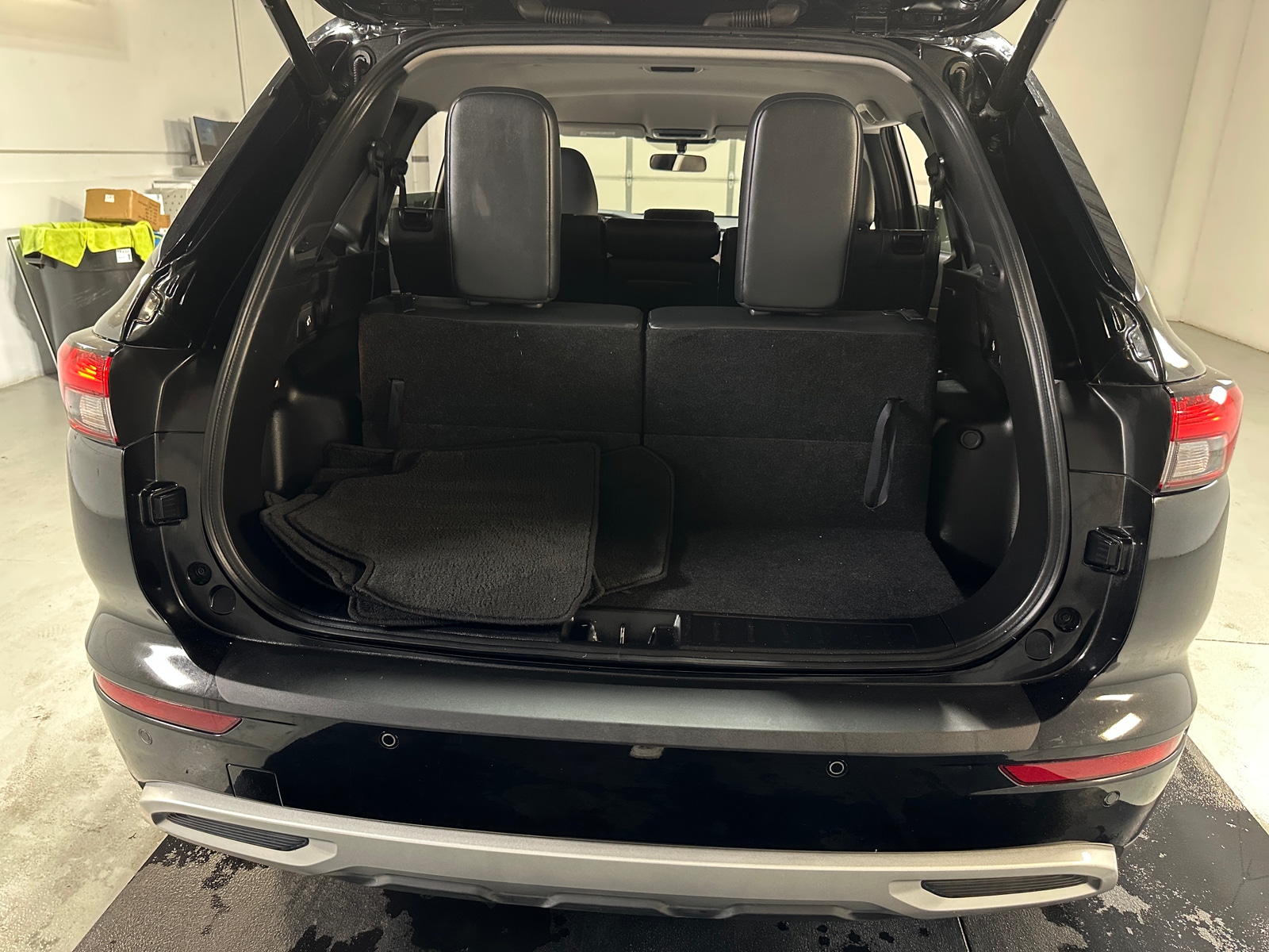 Thumbnail: 2024 Mitsubishi Outlander - 6