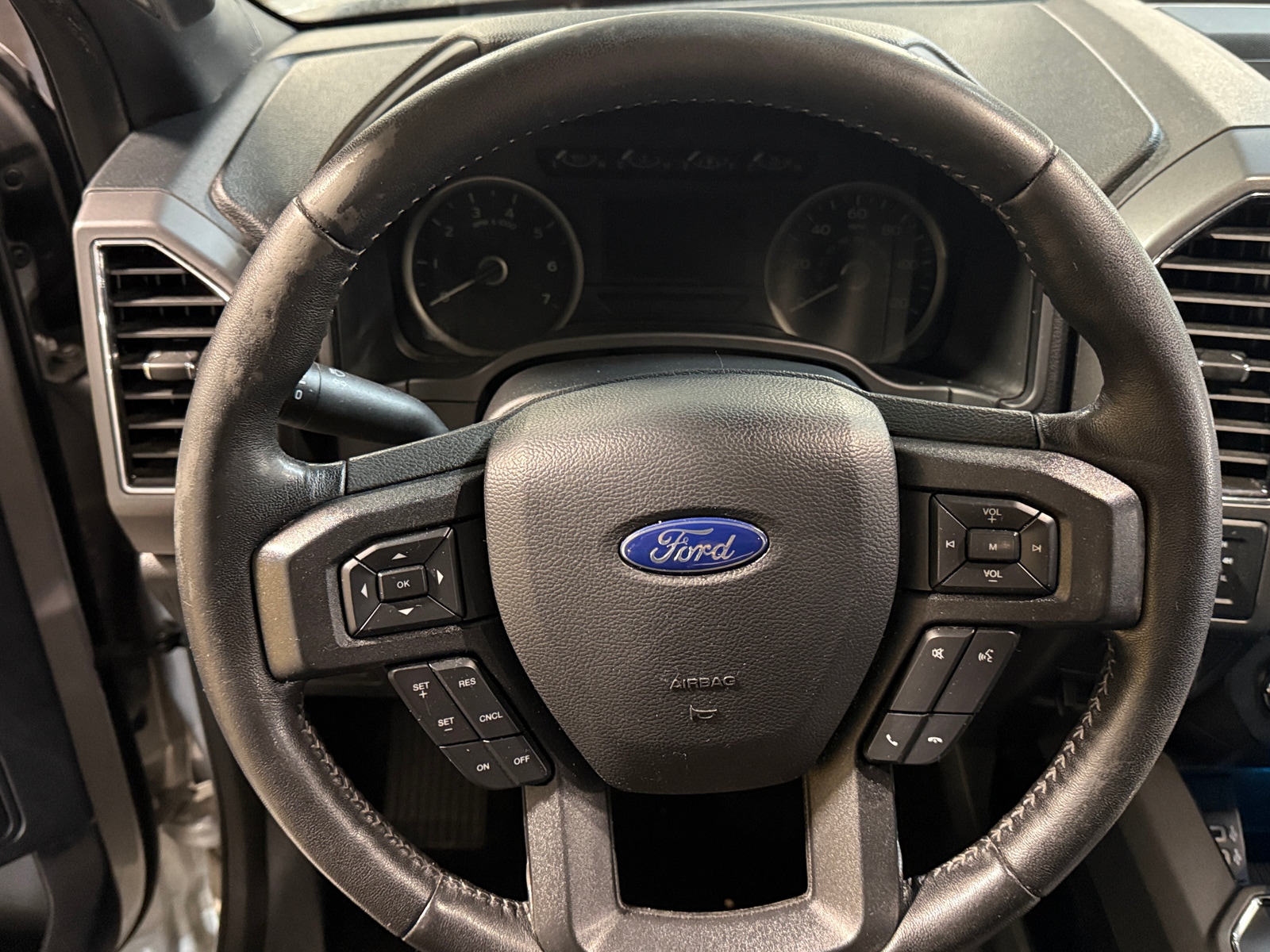 Thumbnail: 2019 Ford Econoline - 5