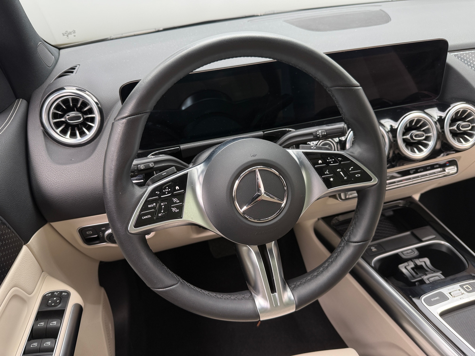 Thumbnail: 2025 Mercedes-Benz GLA - 4