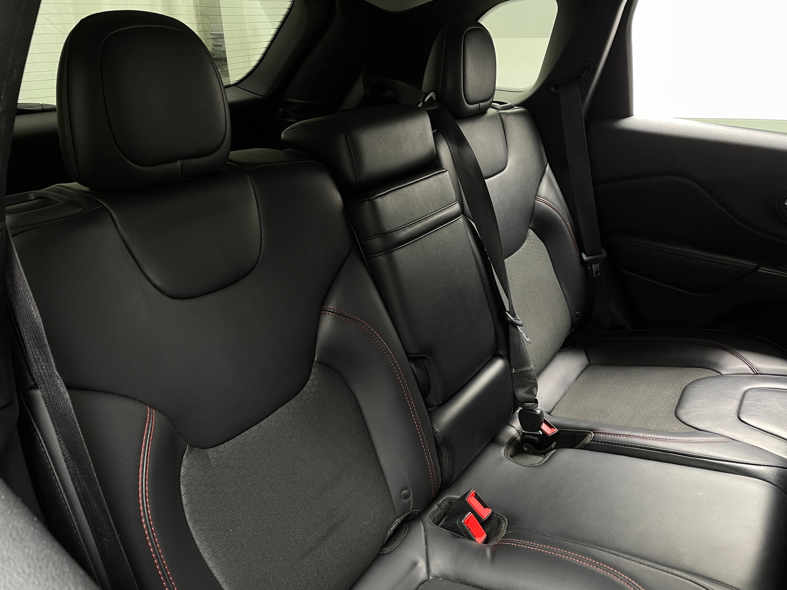 Thumbnail: 2019 Jeep Cherokee - 6