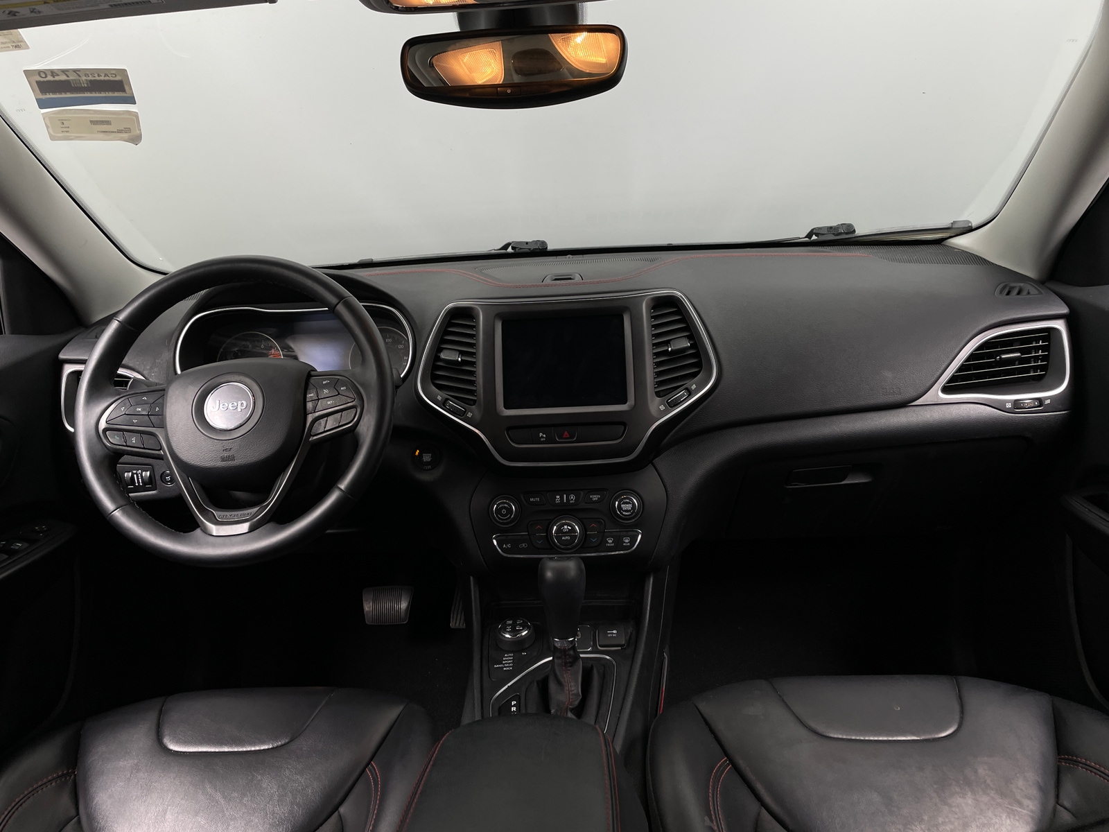 Thumbnail: 2019 Jeep Cherokee - 3