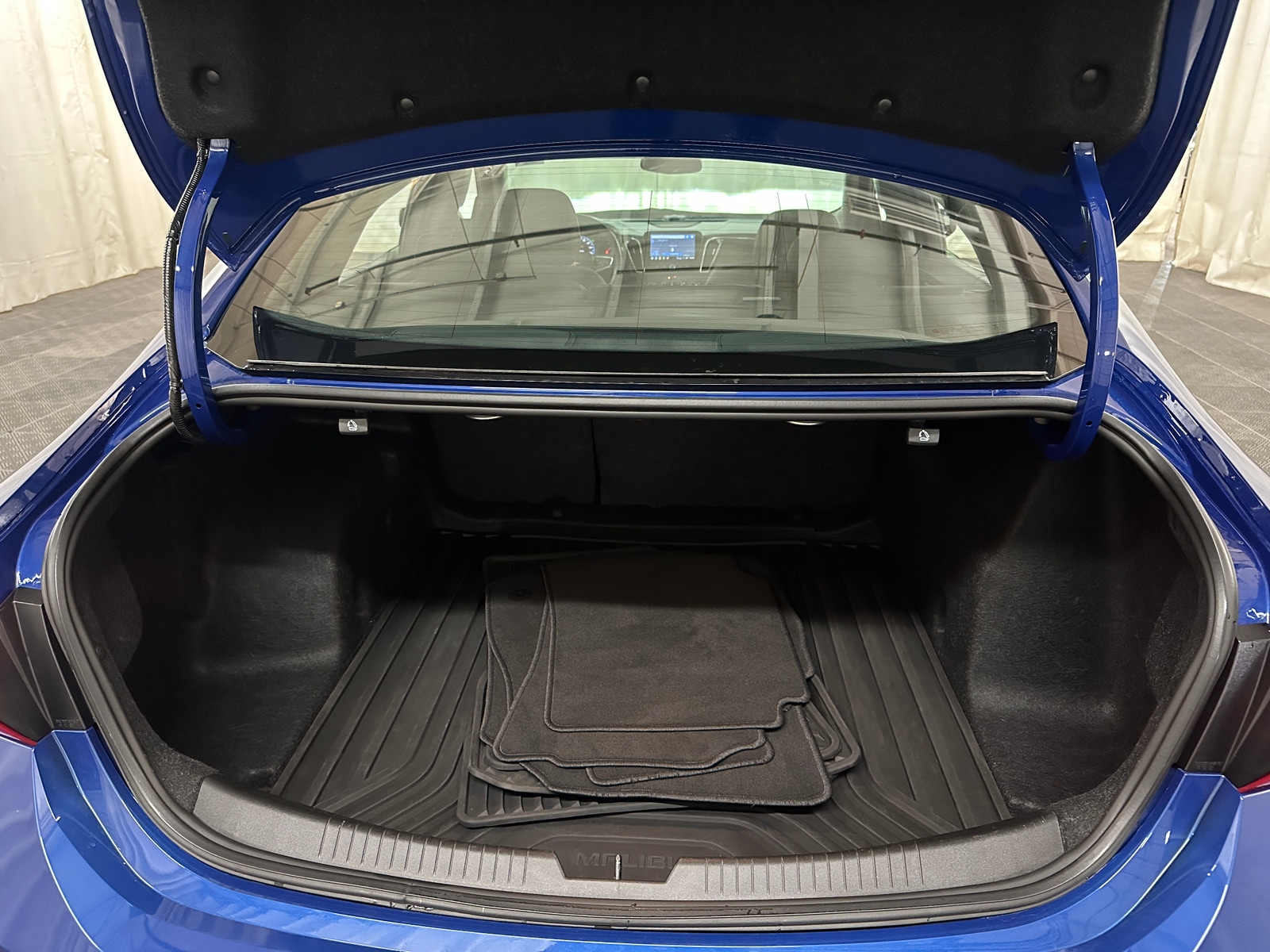 Thumbnail: 2023 Chevrolet Malibu - 6