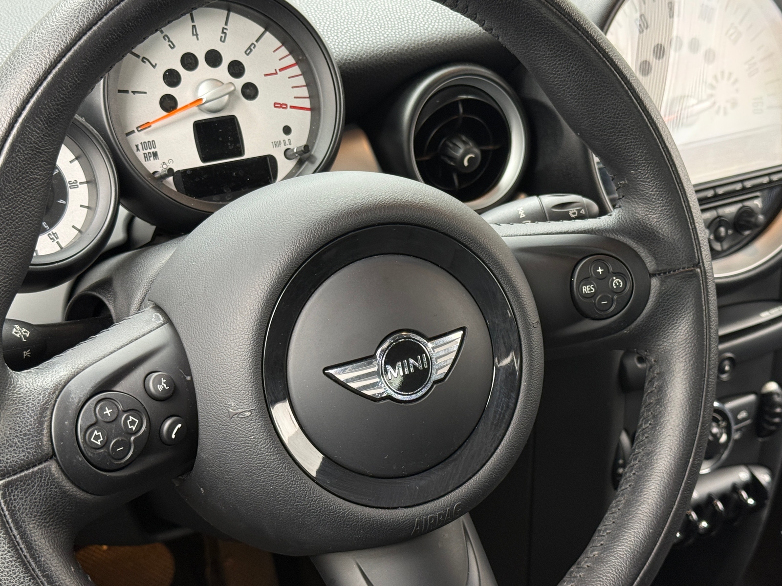 Thumbnail: 2013 MINI Cooper Convertible - 4