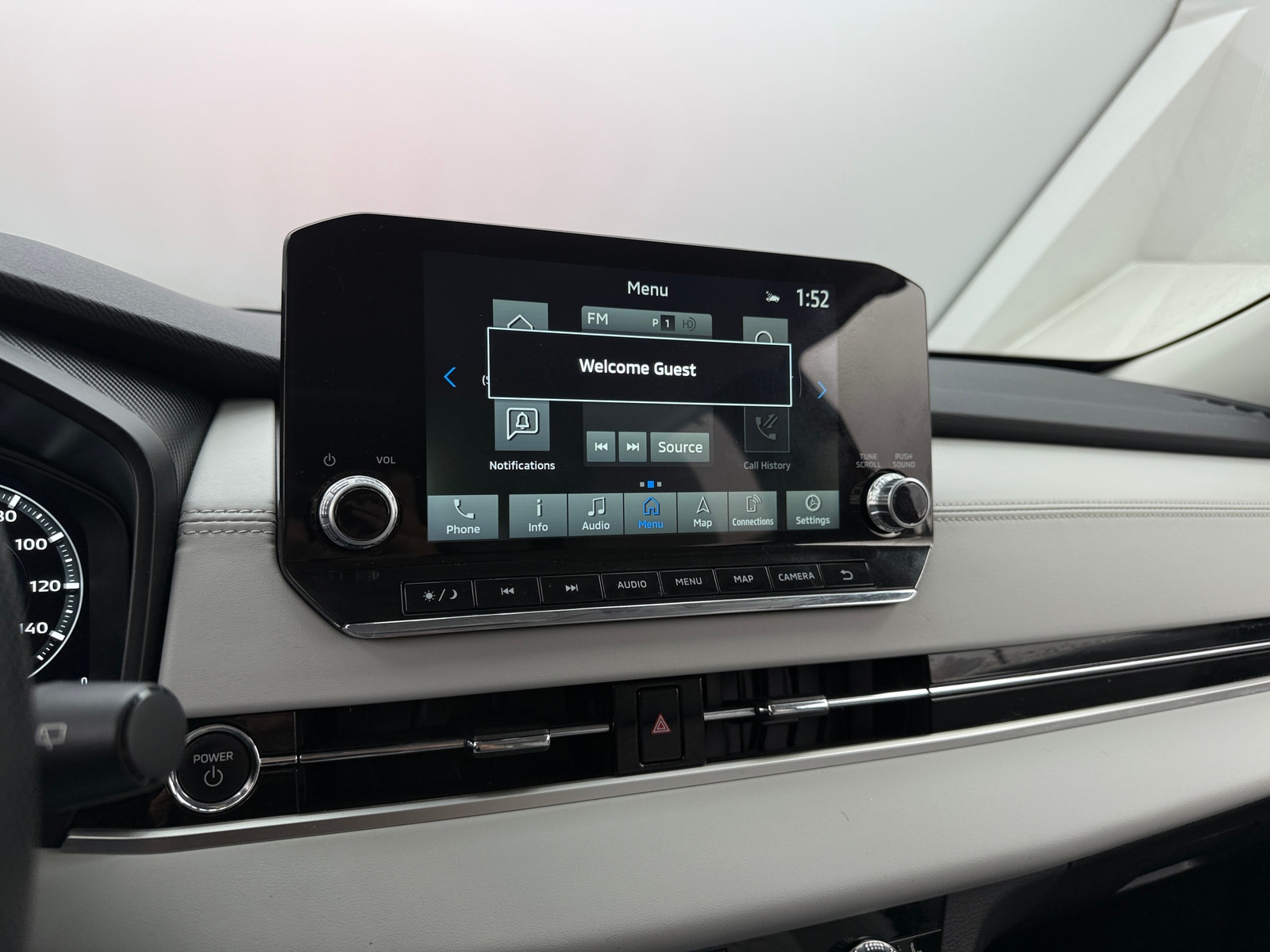 Thumbnail: 2023 Mitsubishi Outlander - 3