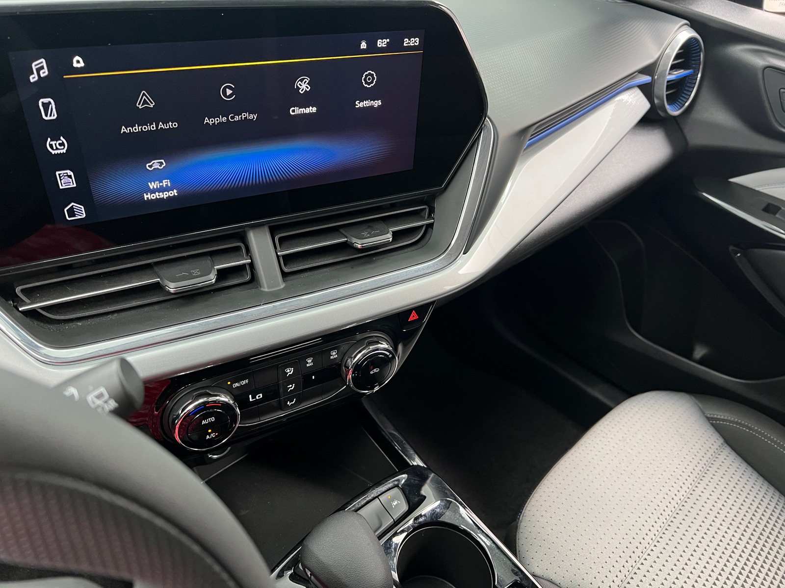 Thumbnail: 2025 Chevrolet Trax - 4