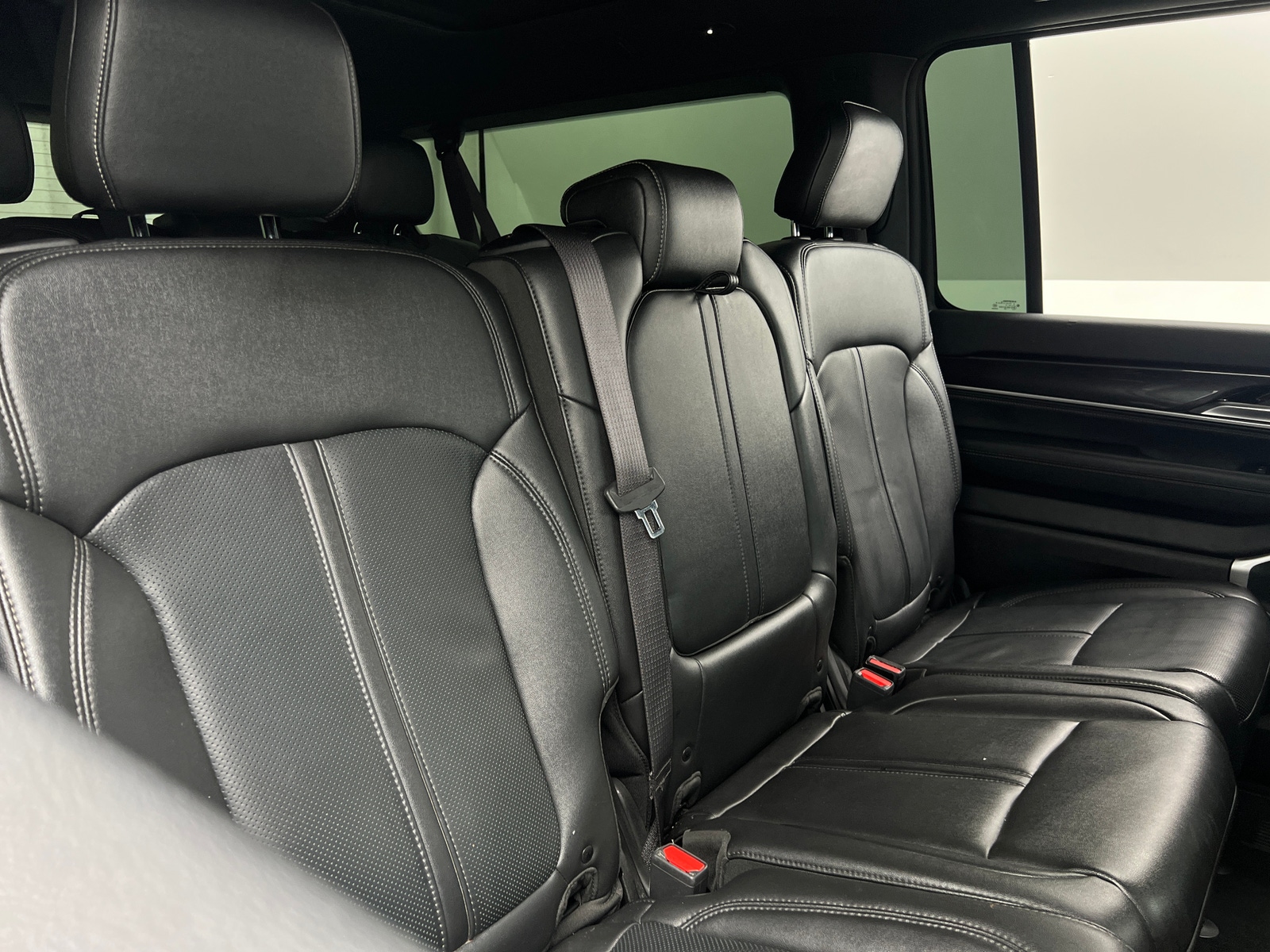 Thumbnail: 2024 Jeep Wagoneer - 5