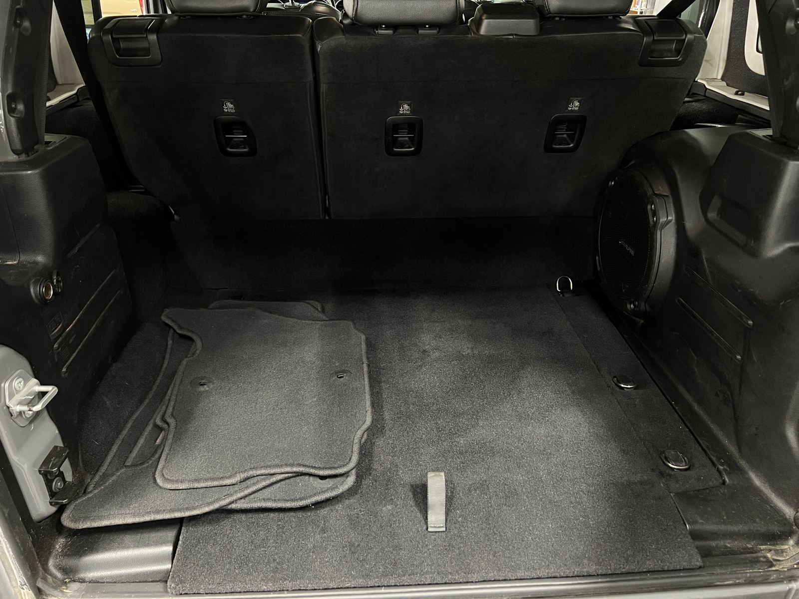 Thumbnail: 2021 Jeep Wrangler - 6