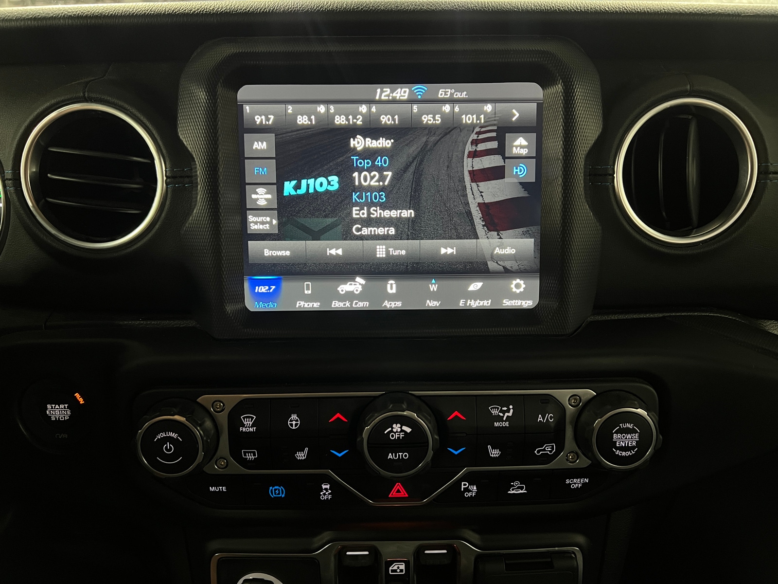 Thumbnail: 2021 Jeep Wrangler - 3